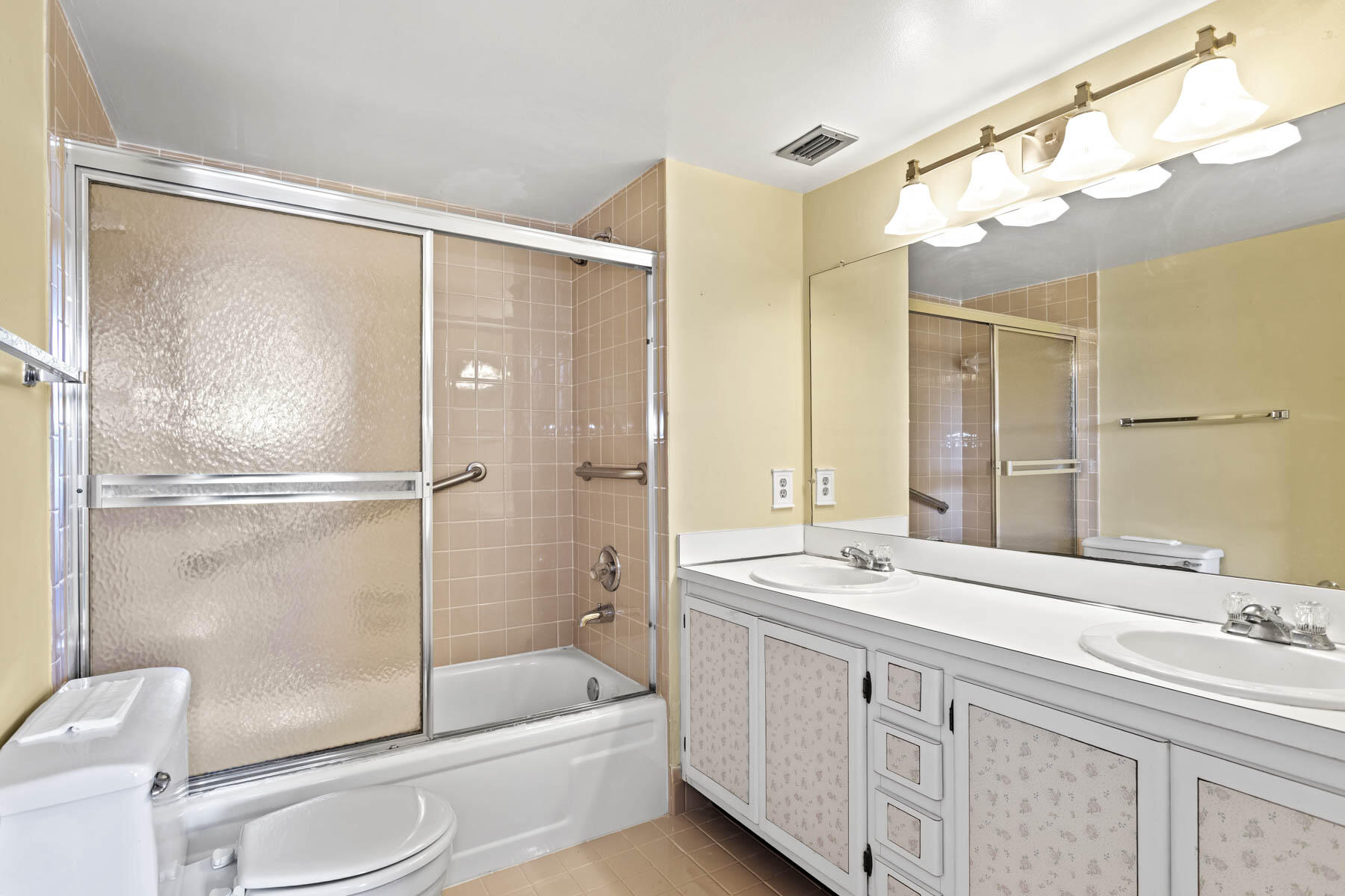 ROLLING HILLS GOLF AND - Residential