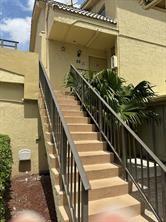 Welcome to this large and bright CORNER condo/townhouse. it features 2 interior levels with 2 bed / 2bath upstairs. at the entrance level you will find the eat-in kitchen with granite counter tops, guest 1/2 bath and living room. WAHER/DRYER in the unit for your convenience. The pool is at your door ! The complex is located at the heart of desirable CORAL SPRINGS, close to ALL you need.