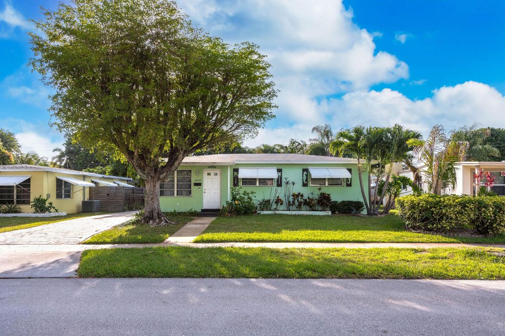 Photo of 5606 Hobart Avenue, West Palm Beach, FL 33405 (MLS # B26031125)