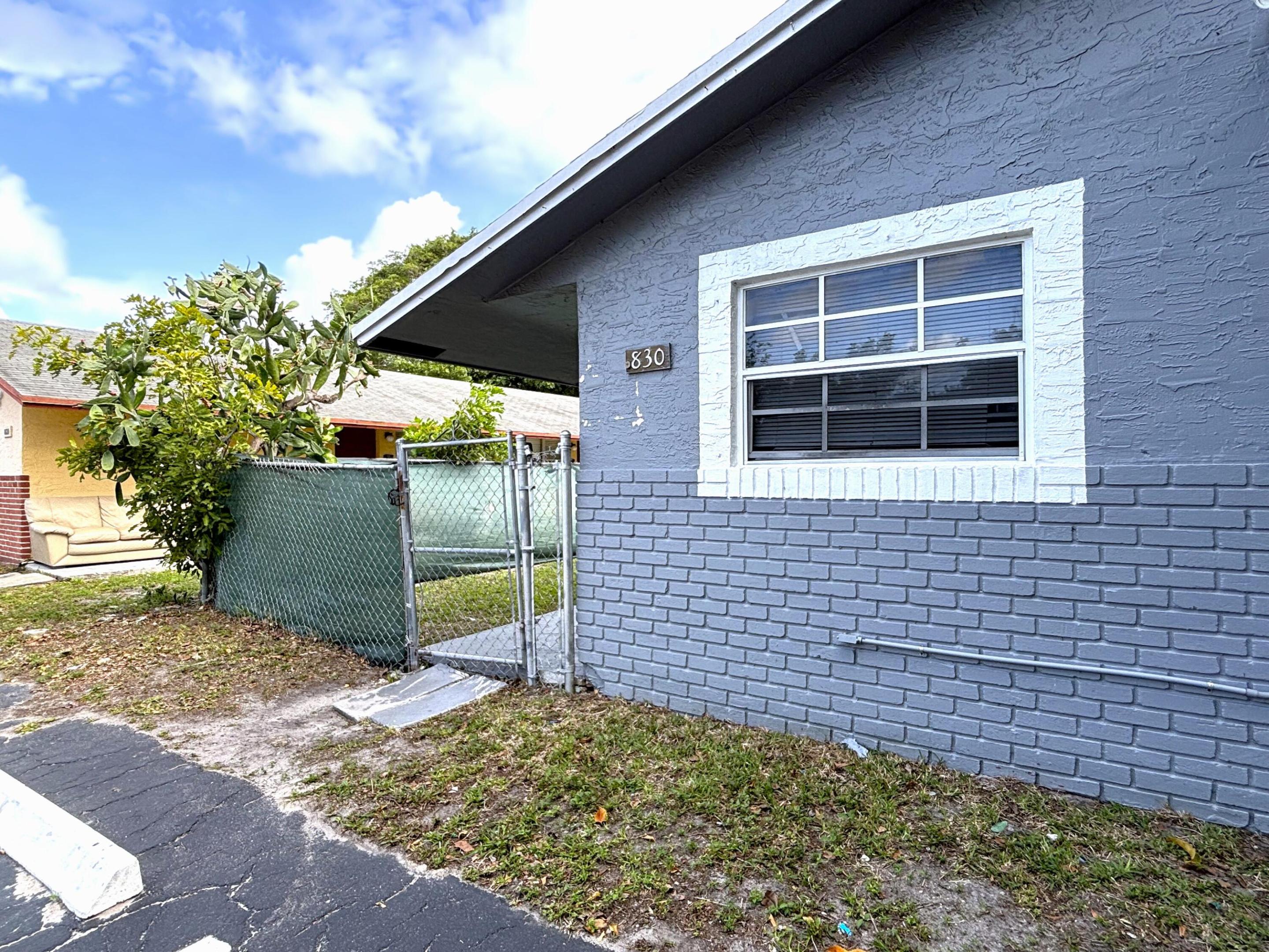 830 SW 10th Street Unit B