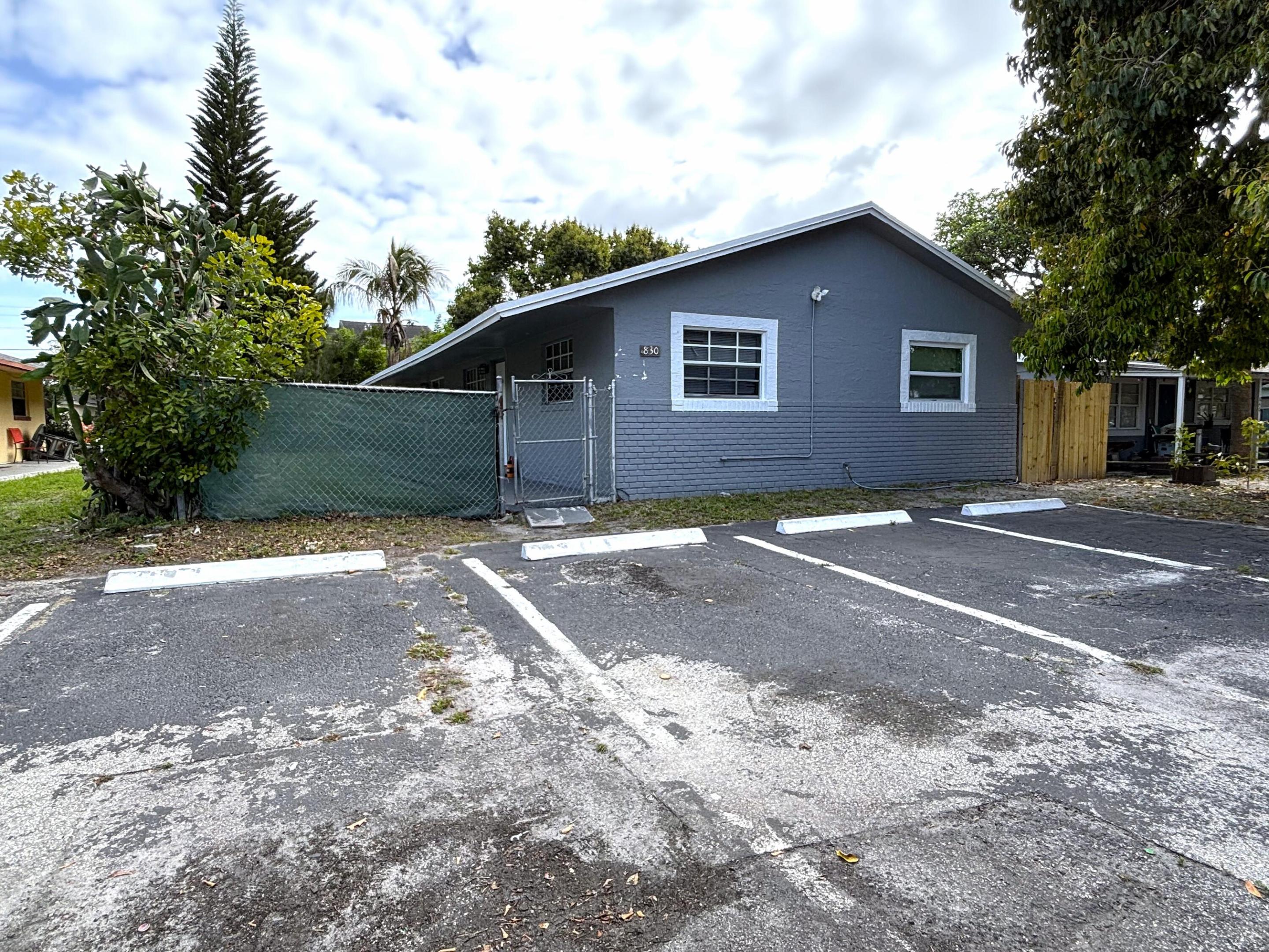 830 SW 10th Street Unit B