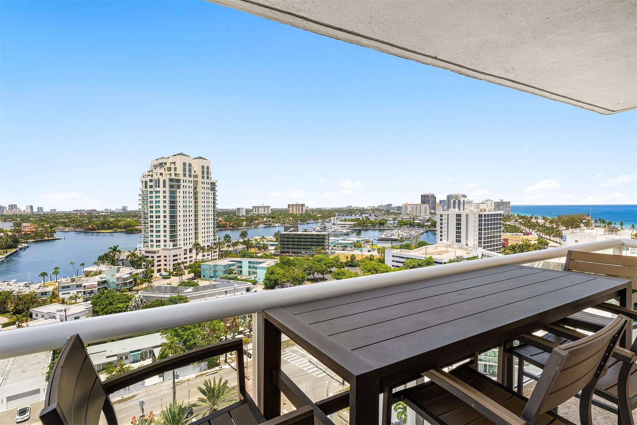 3000 Holiday Dr 1605