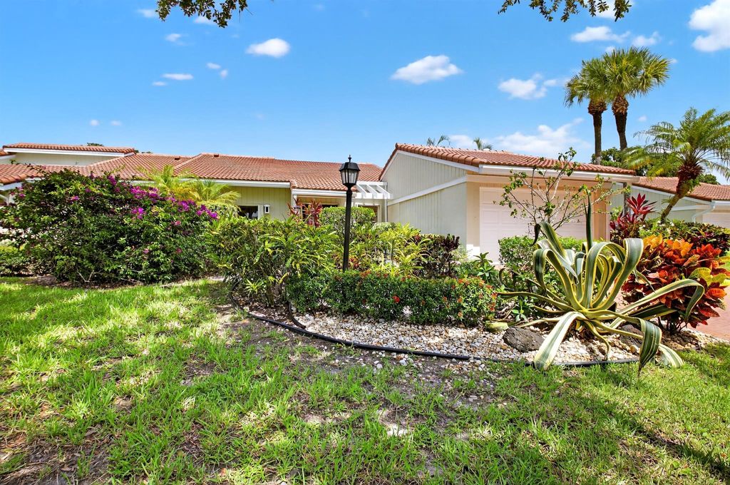 Photo of 37 Glens Drive W, Boynton Beach, FL 33436 (MLS # R11109774)