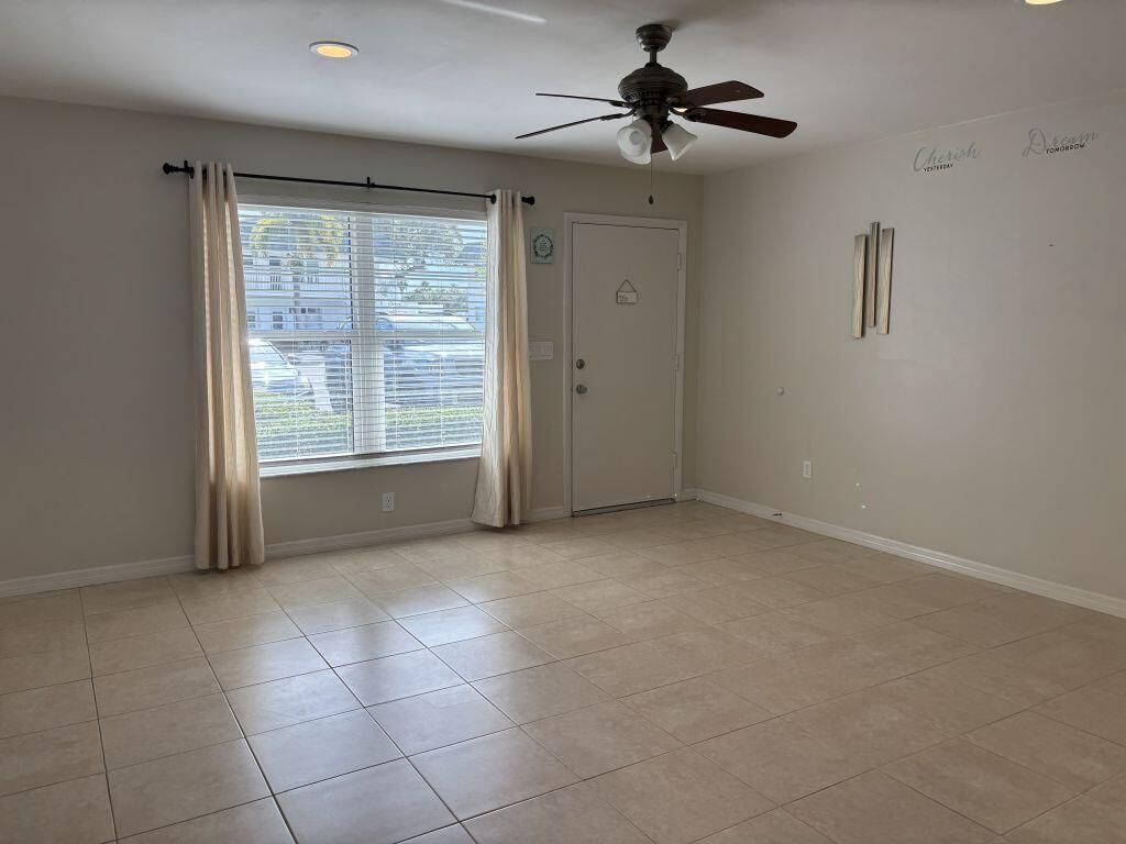 Photo of 2800 Indian River Boulevard #1, Vero Beach, FL 32960 (MLS # R11154338)