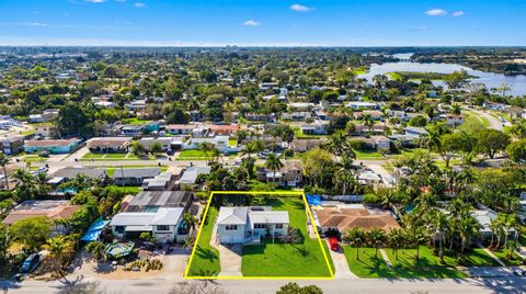 Tiny photo for 5160 Lake Osborne Drive, Lake Worth, FL 33461 (MLS # R11165277)
