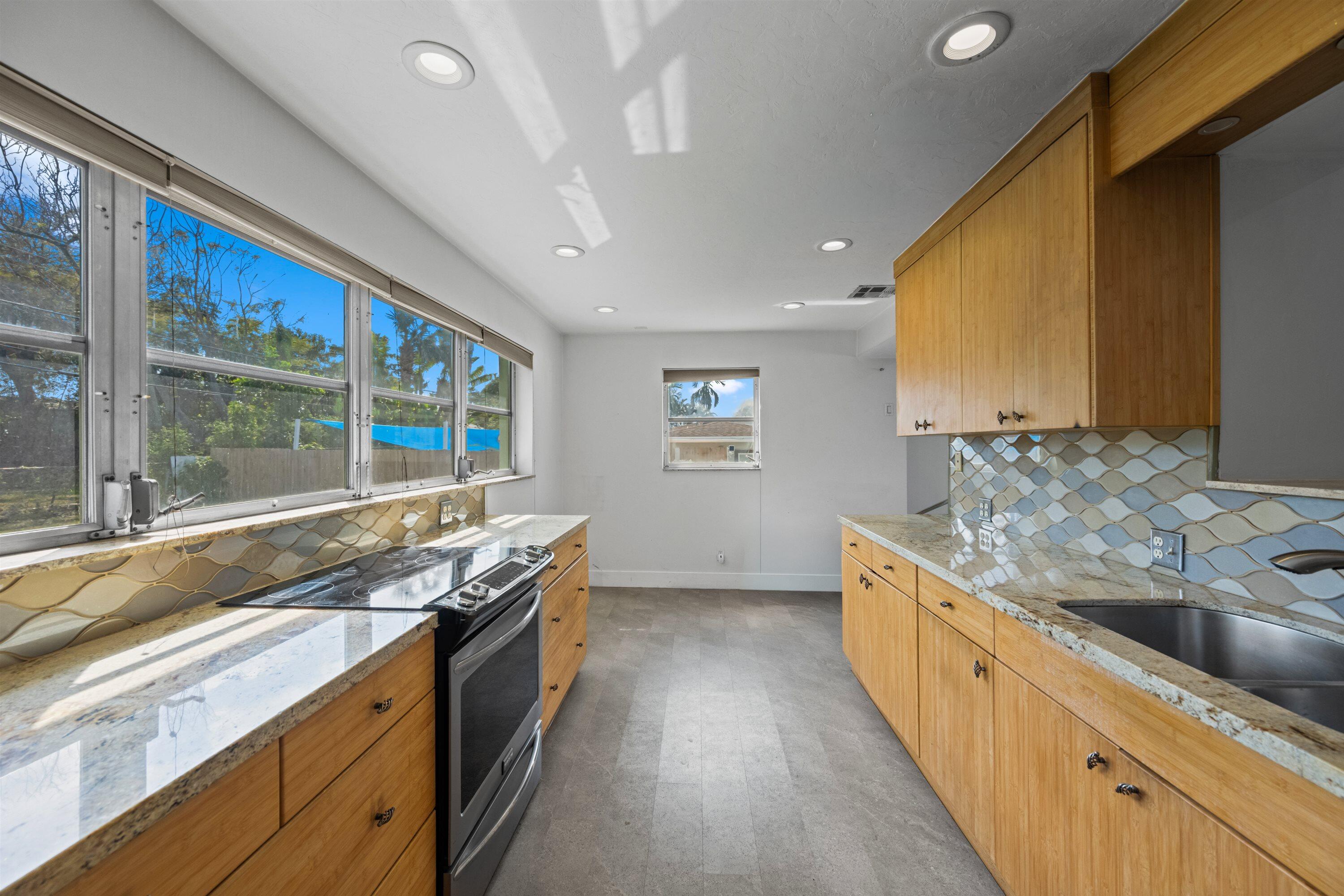 LAKE OSBORNE ESTATES - Residential