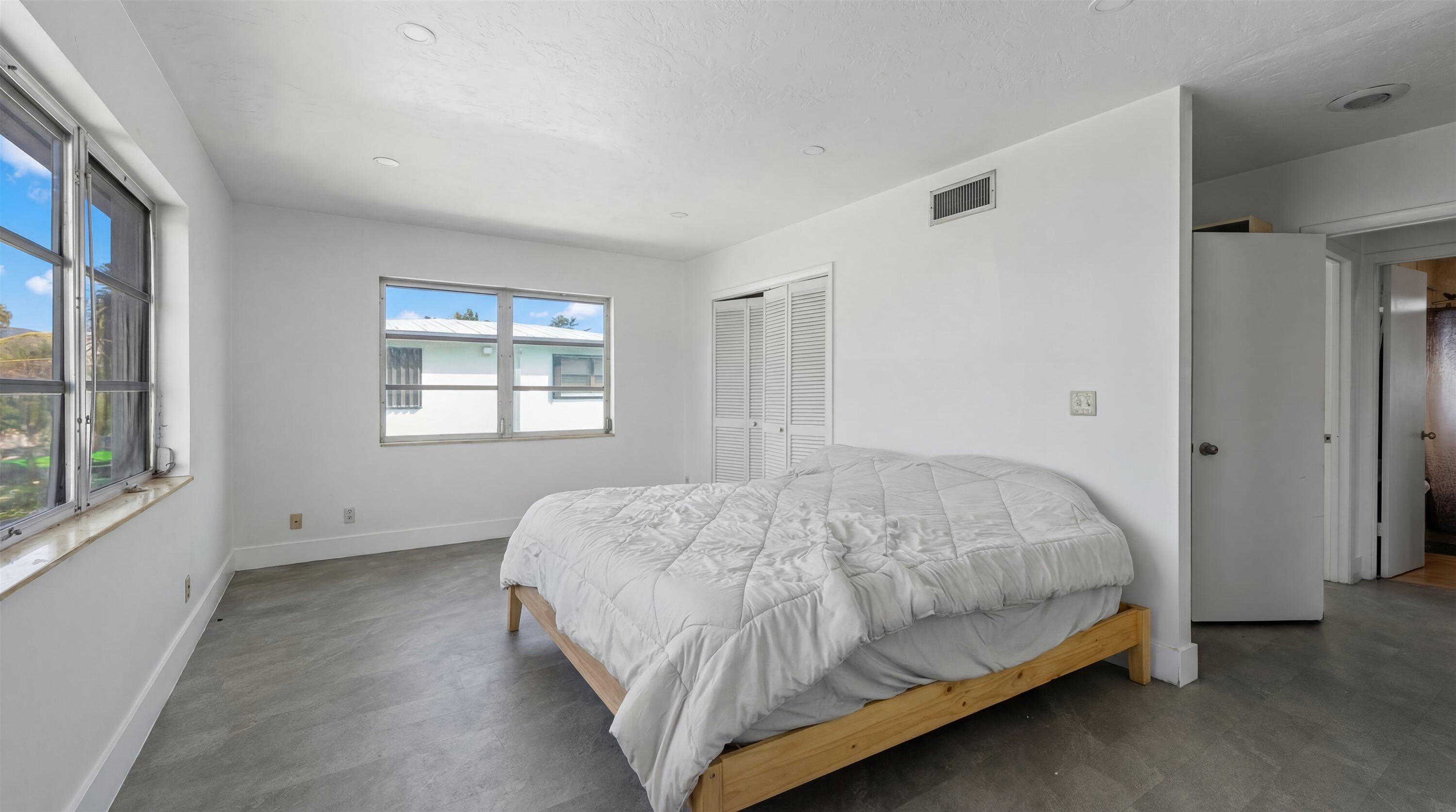 LAKE OSBORNE ESTATES - Residential