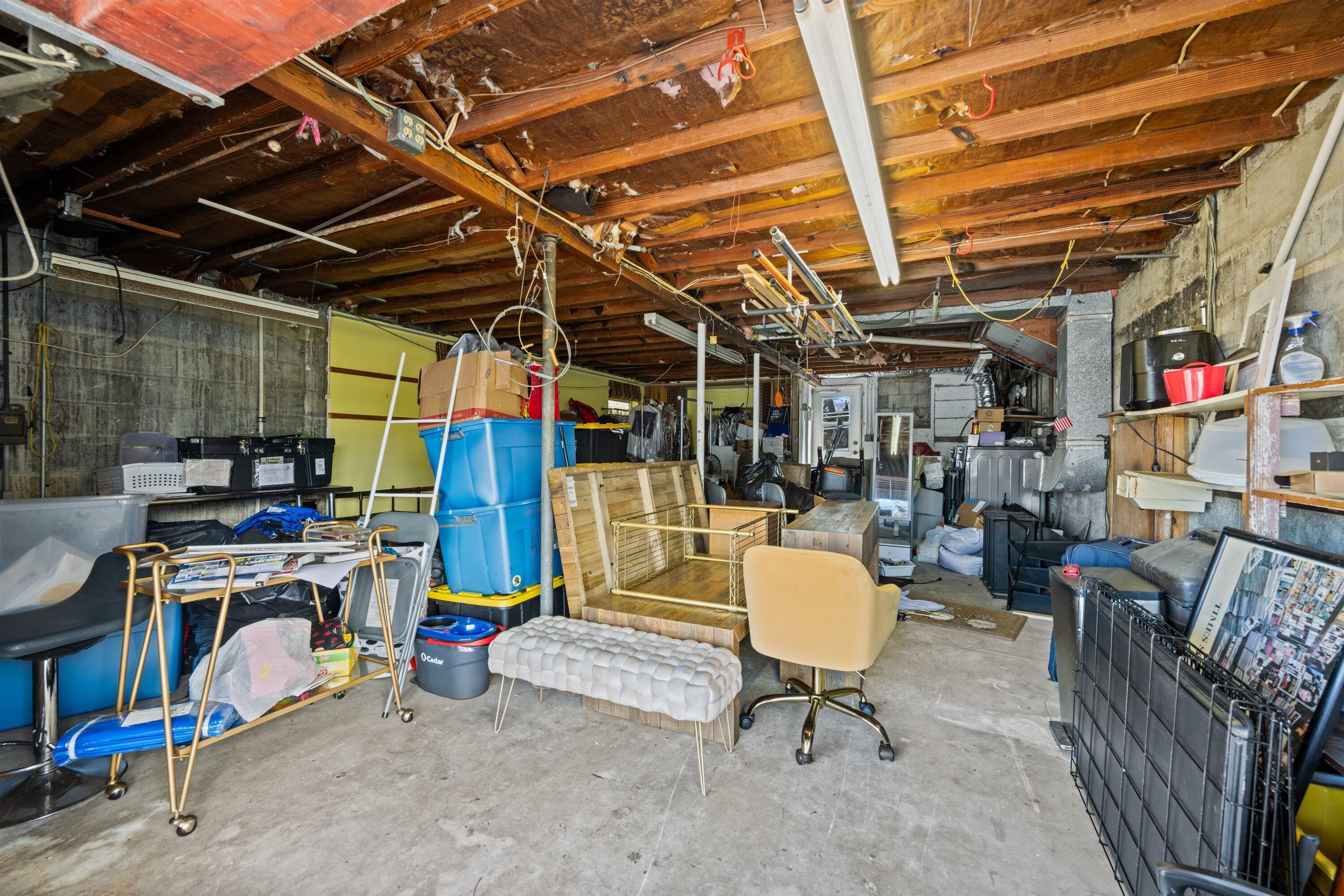 LAKE OSBORNE ESTATES - Residential