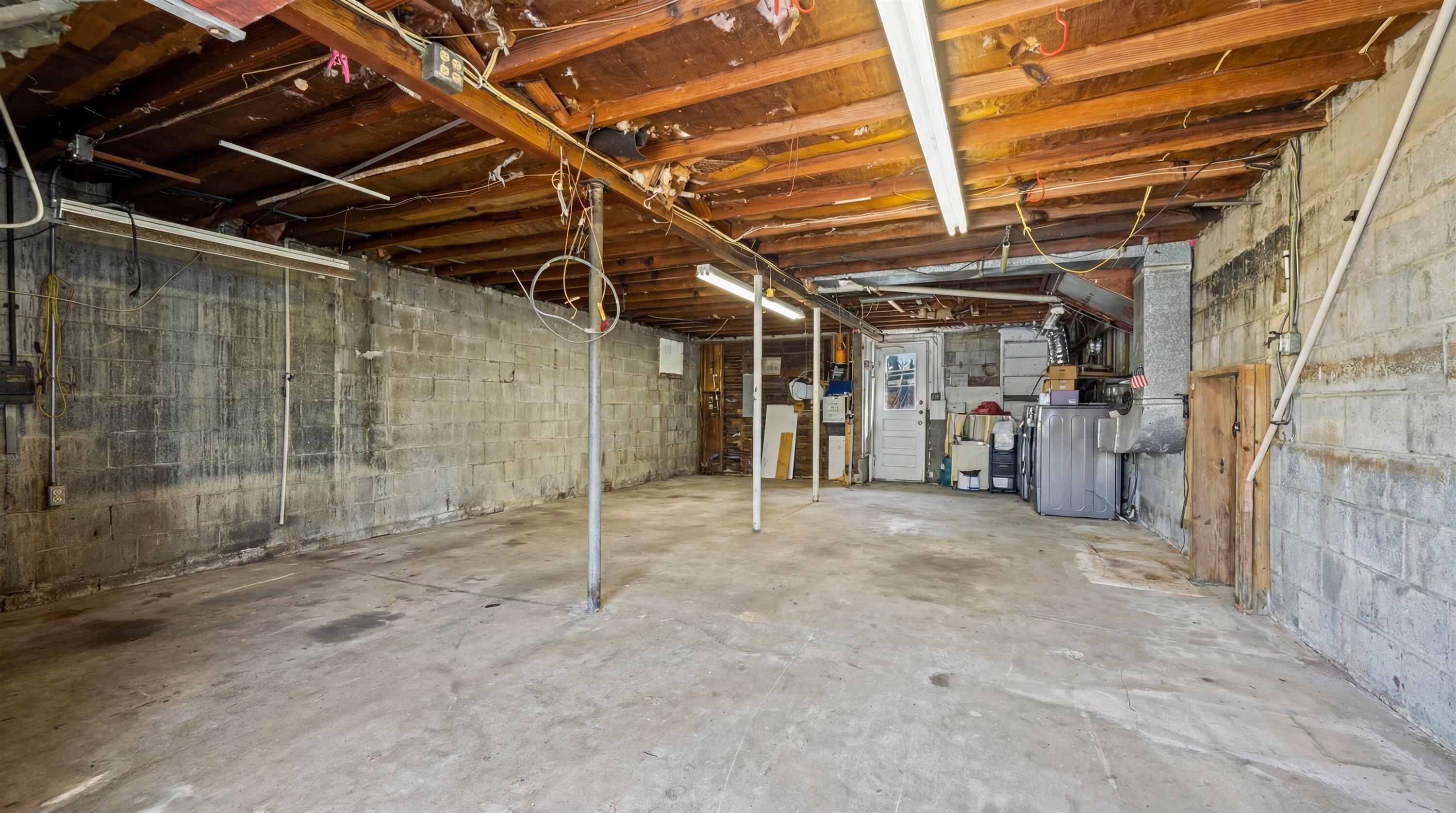 LAKE OSBORNE ESTATES - Residential