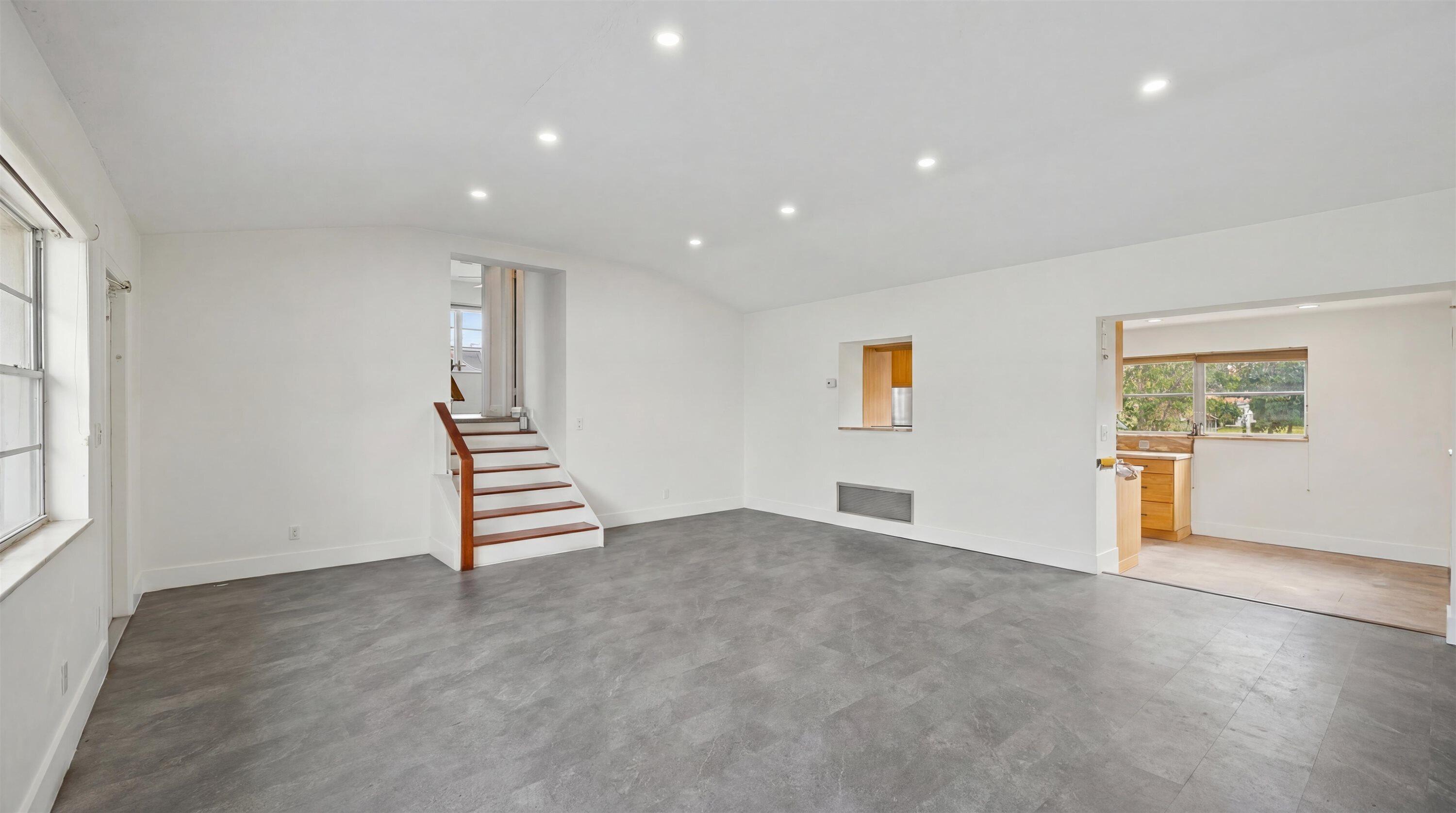 LAKE OSBORNE ESTATES - Residential