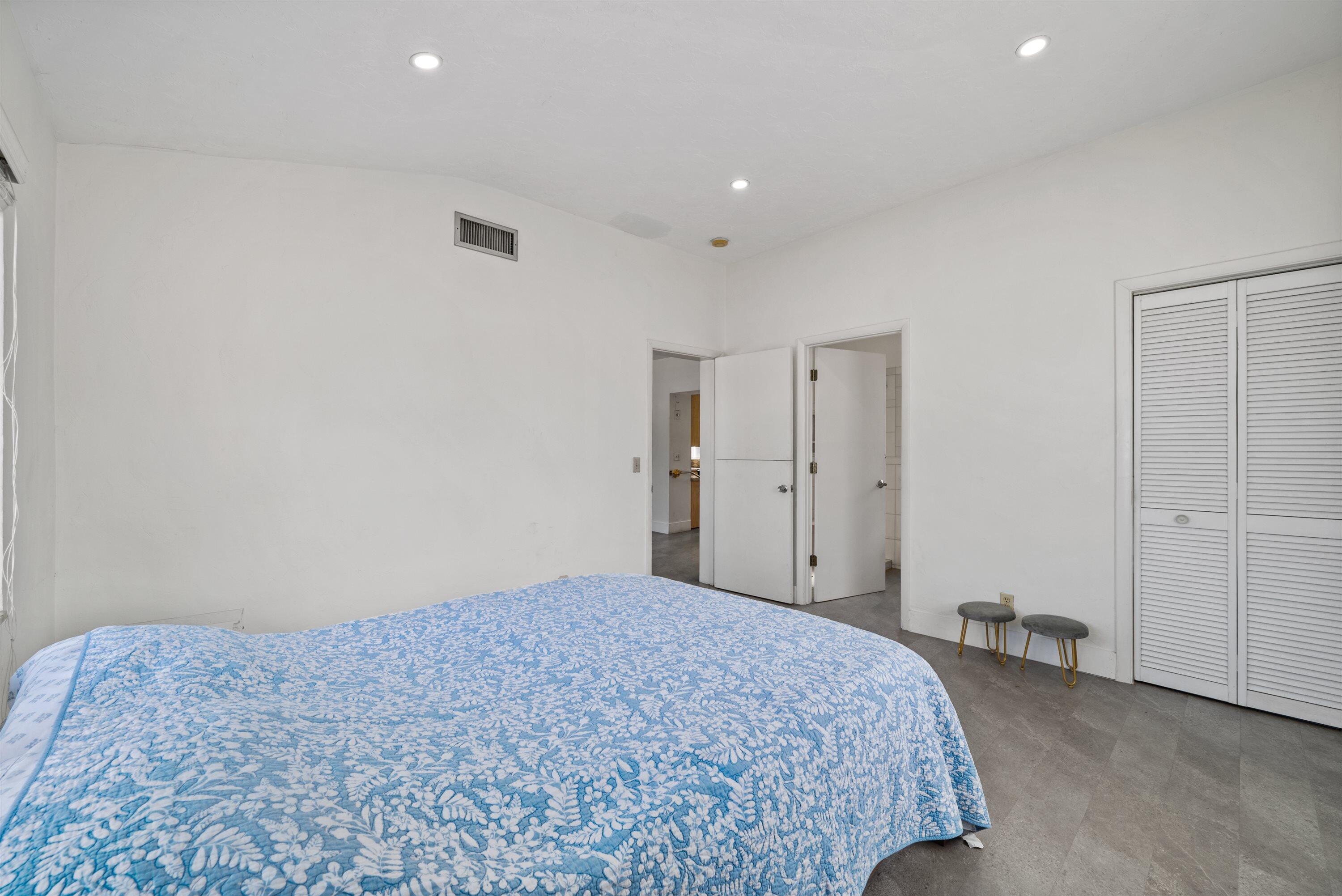 LAKE OSBORNE ESTATES - Residential