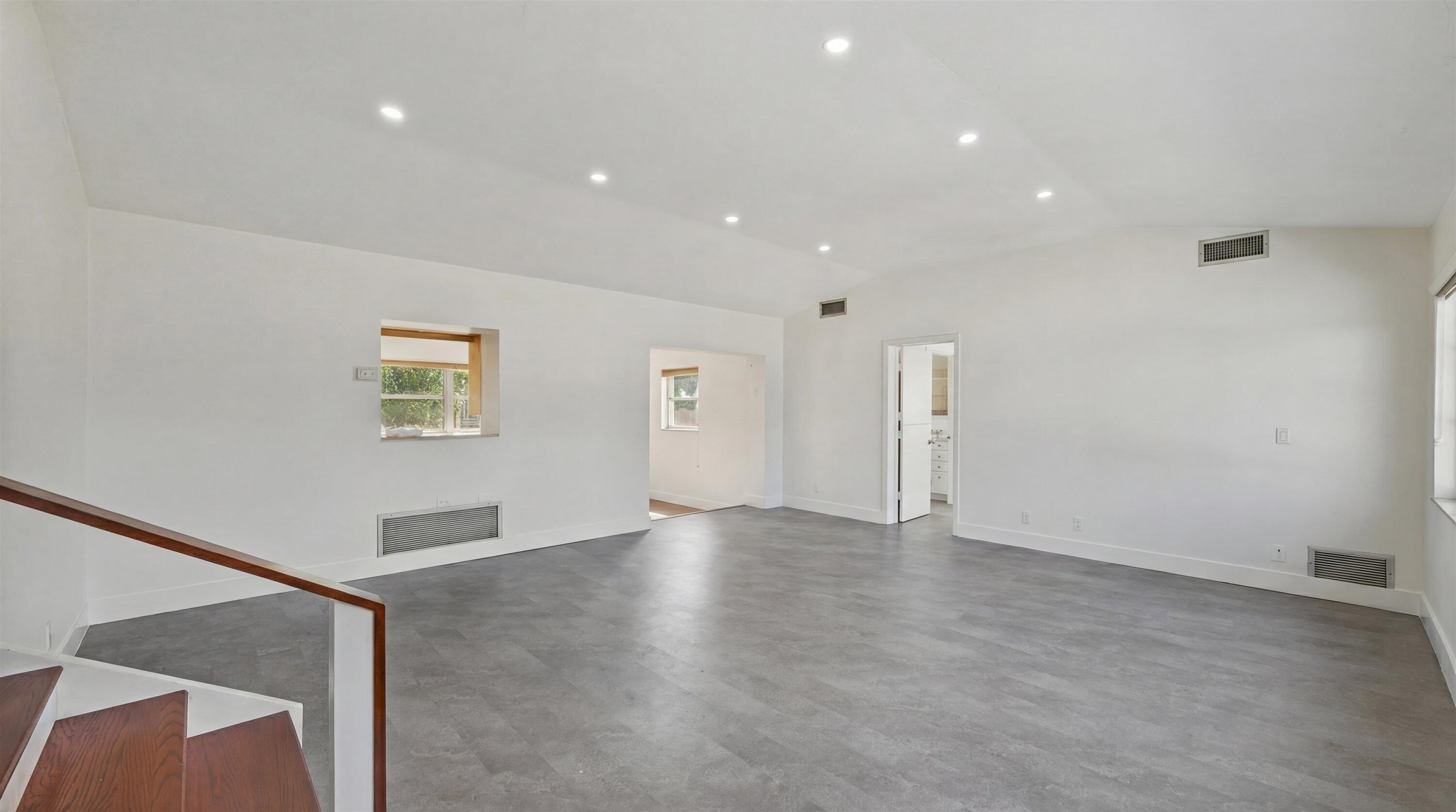 LAKE OSBORNE ESTATES - Residential