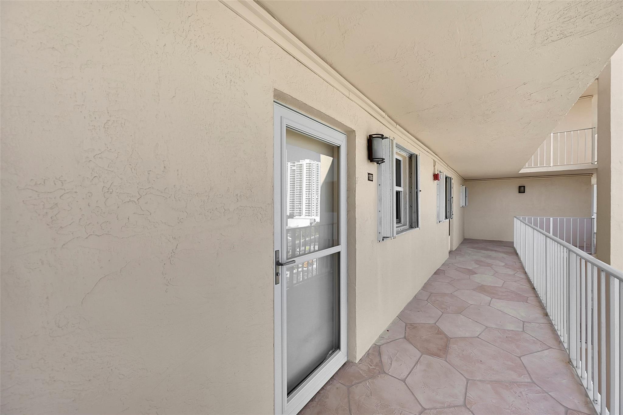 1391 S Ocean Blvd 1006