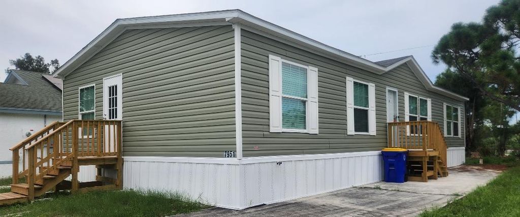 Photo of 7951 SE Skylark Avenue, Hobe Sound, FL 33455 (MLS # R11122410)