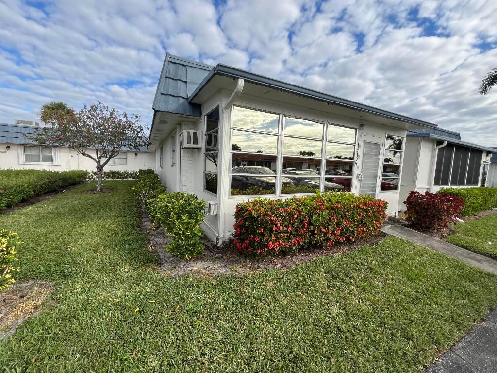 Photo of 114 Waterford E, Delray Beach, FL 33446 (MLS # R11156026)