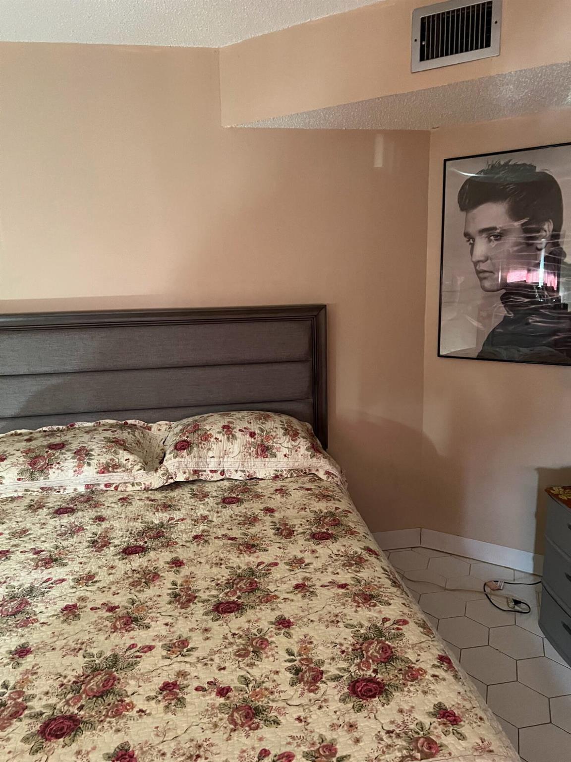 POINCIANA PLACE CONDO 1,2 - Residential