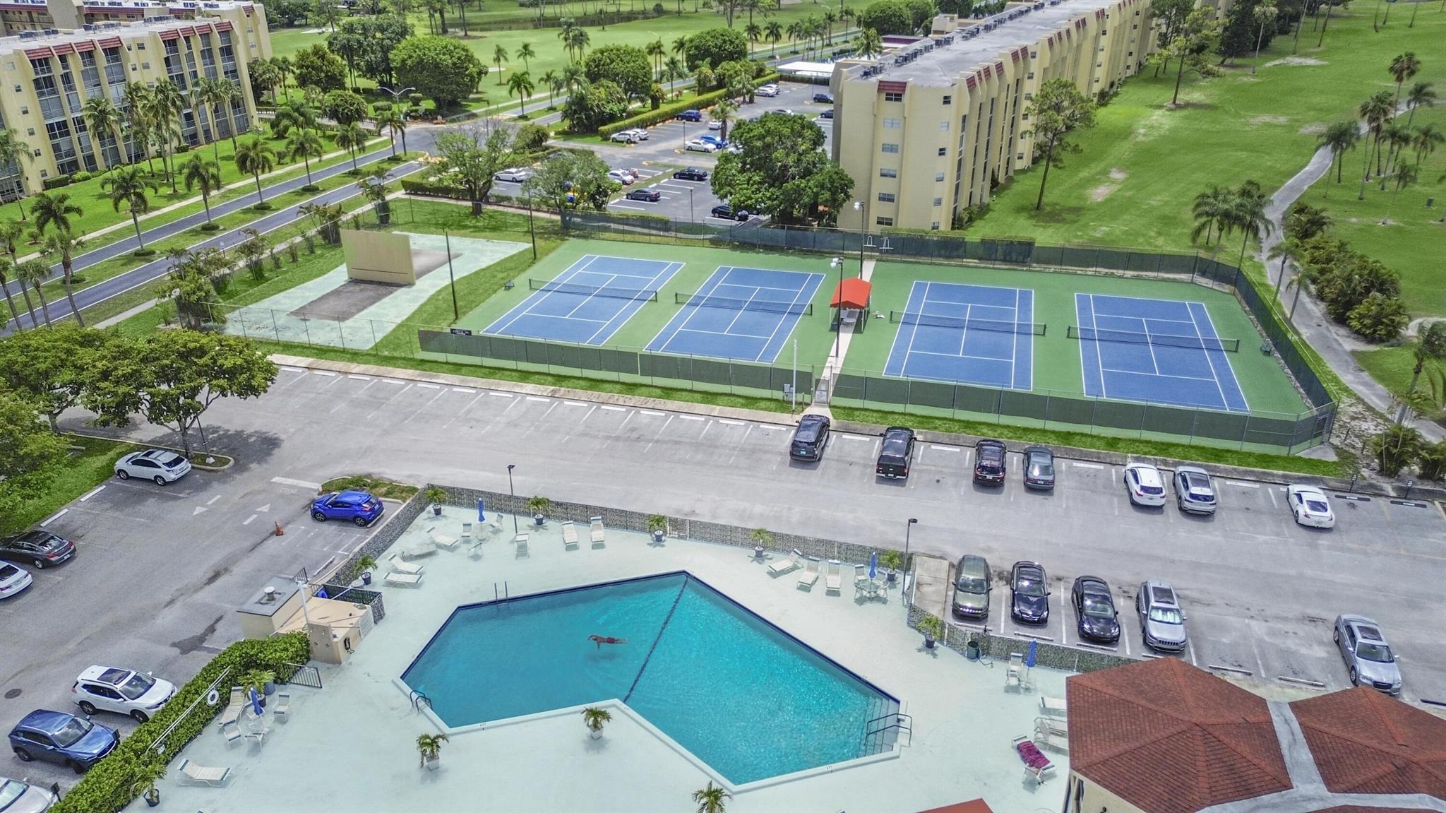 POINCIANA PLACE CONDO 1,2 - Residential