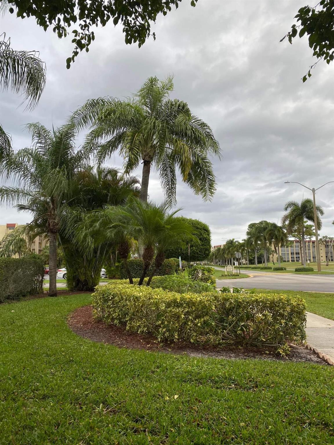 POINCIANA PLACE CONDO 1,2 - Residential