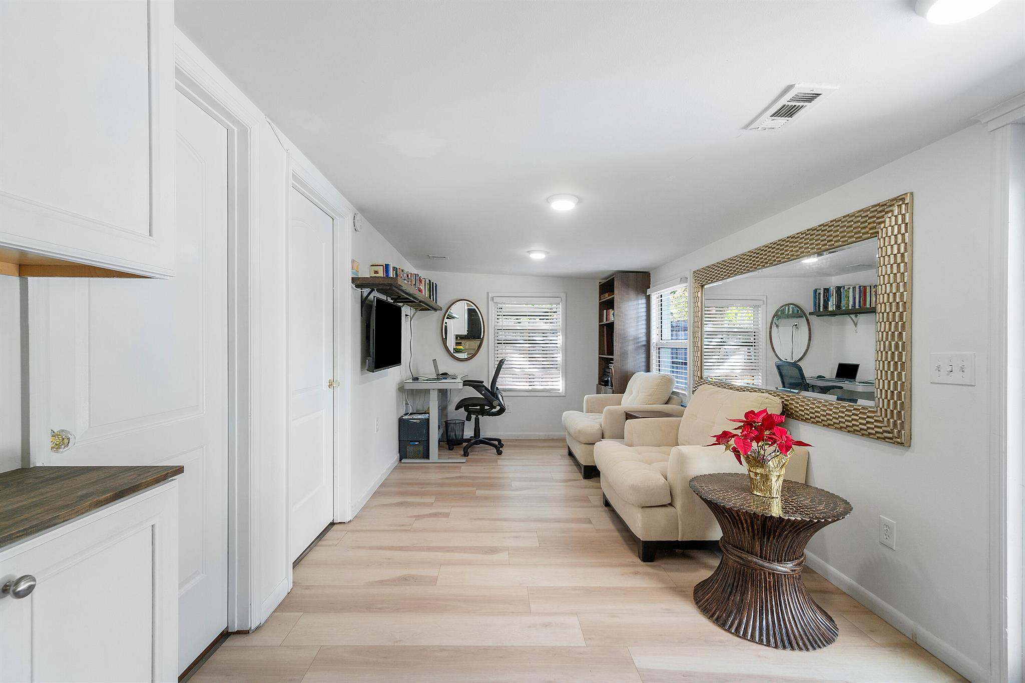 DELRAY MNR - Residential Lease