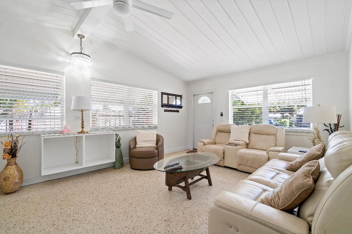 DELRAY MNR - Residential Lease