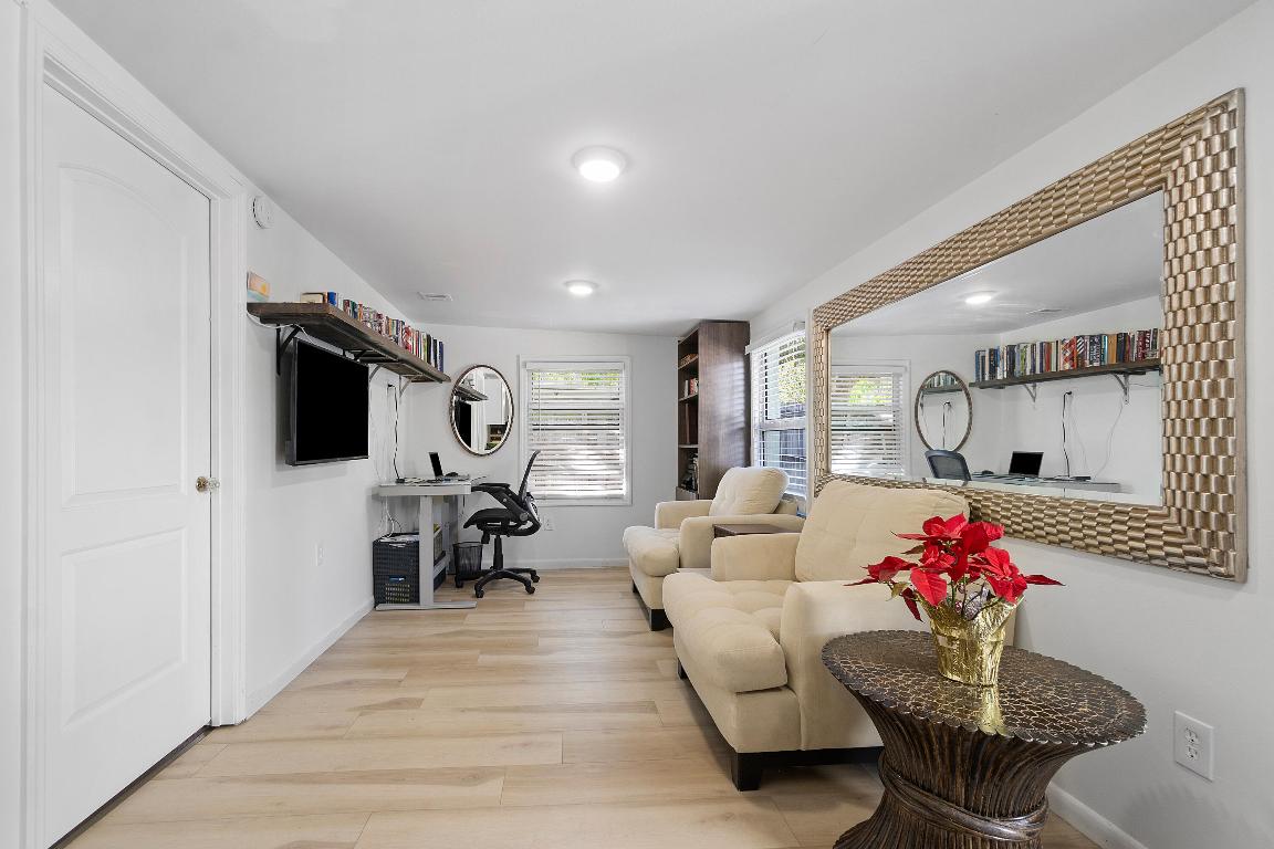 DELRAY MNR - Residential Lease