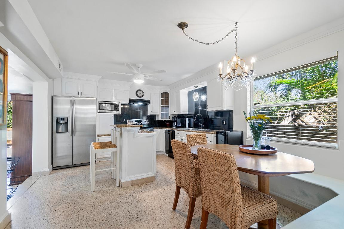 DELRAY MNR - Residential Lease