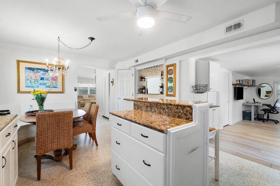 DELRAY MNR - Residential Lease