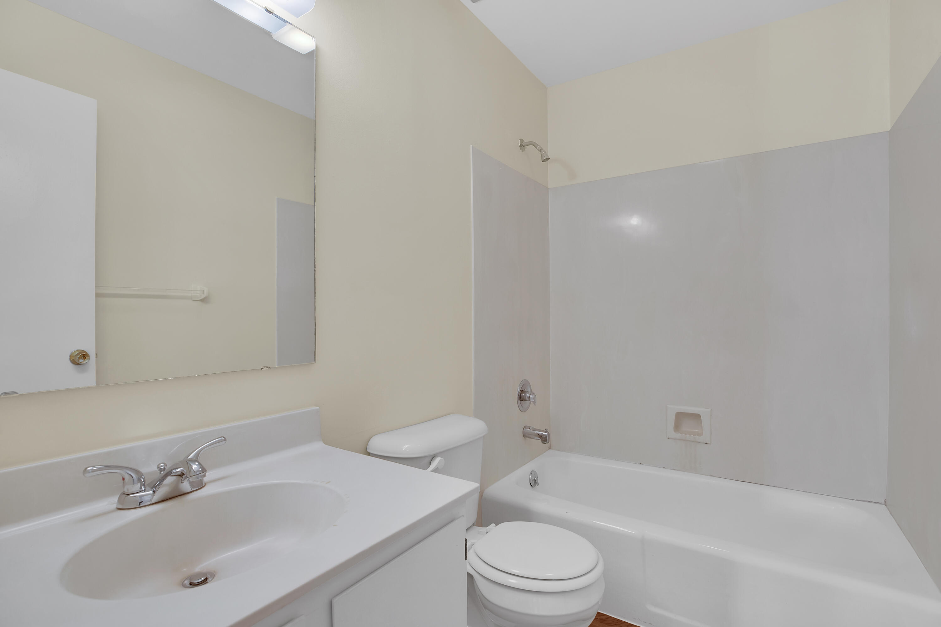 SOUTHERN COURTYARD TOWNHOMES - Residential