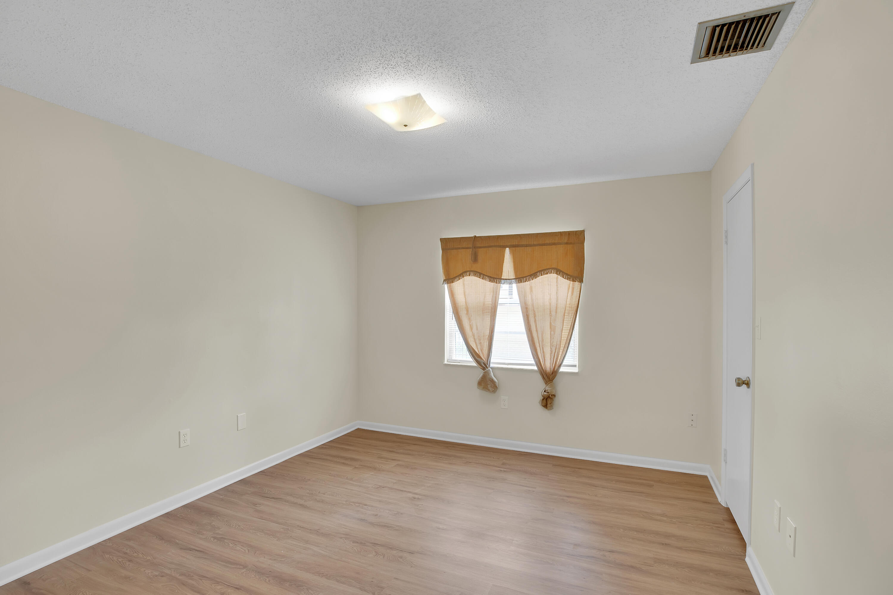 SOUTHERN COURTYARD TOWNHOMES - Residential