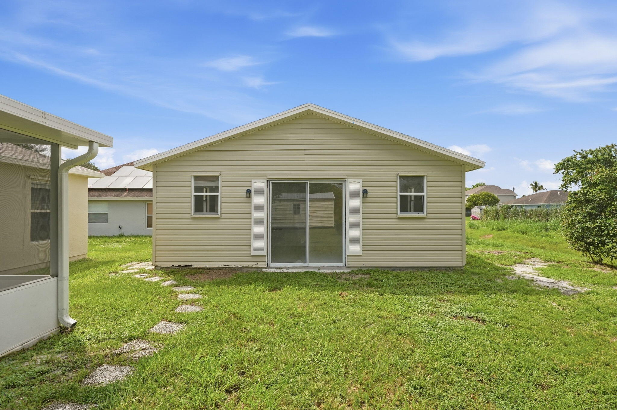 453 SW COLUMBUS Drive, Port St Lucie, FL, 34953/$369,900 4 453 SW COLUMBUS Drive