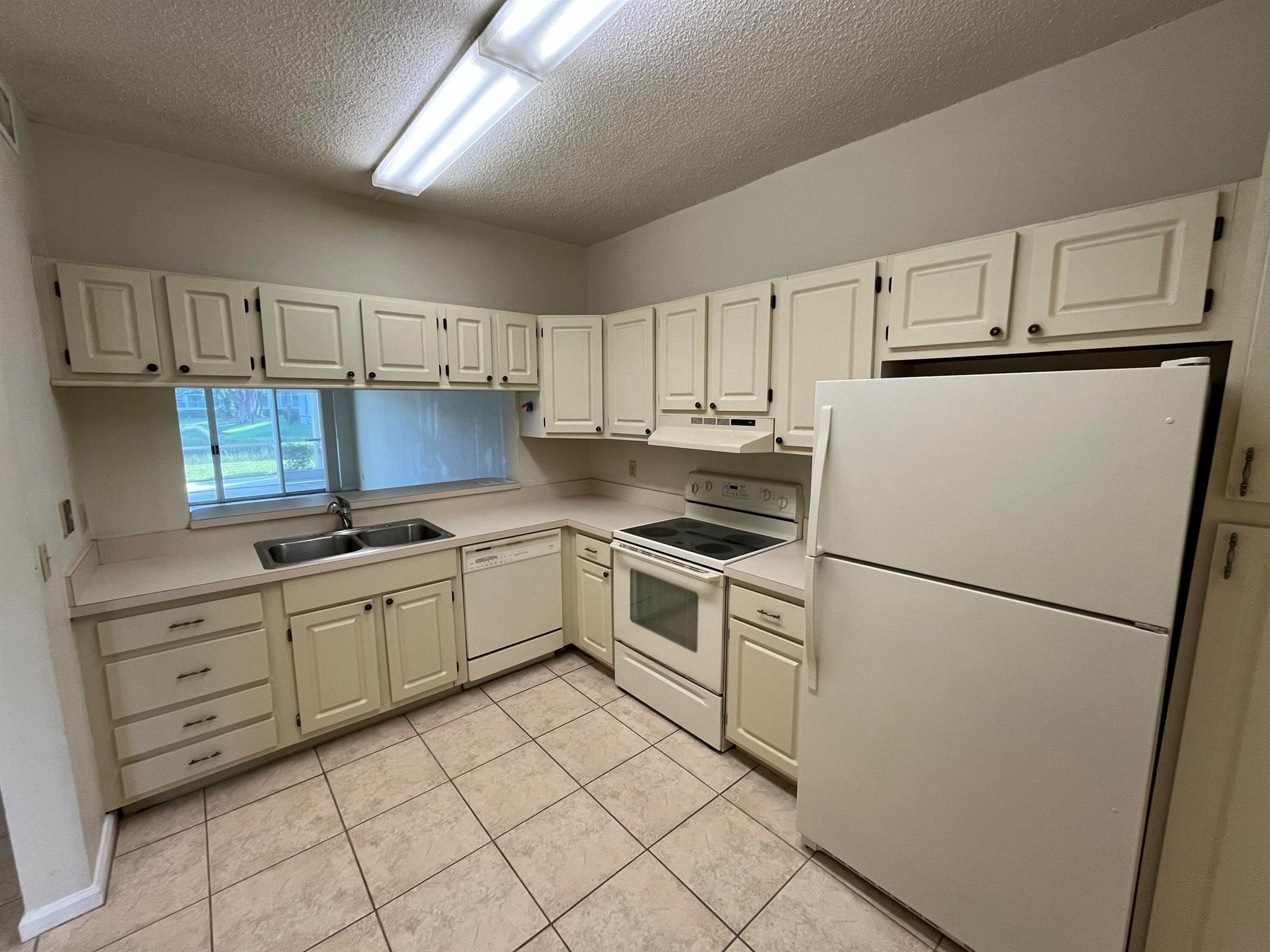 MEADOWBROOK AT PGA CONDO - Residential