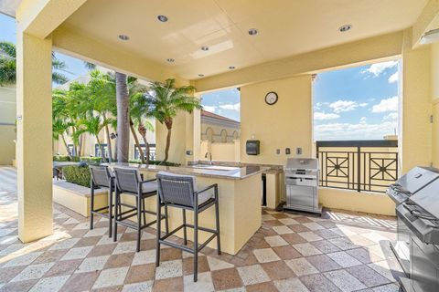 Condominium in West Palm Beach FL 701 Olive Avenue Ave 31.jpg