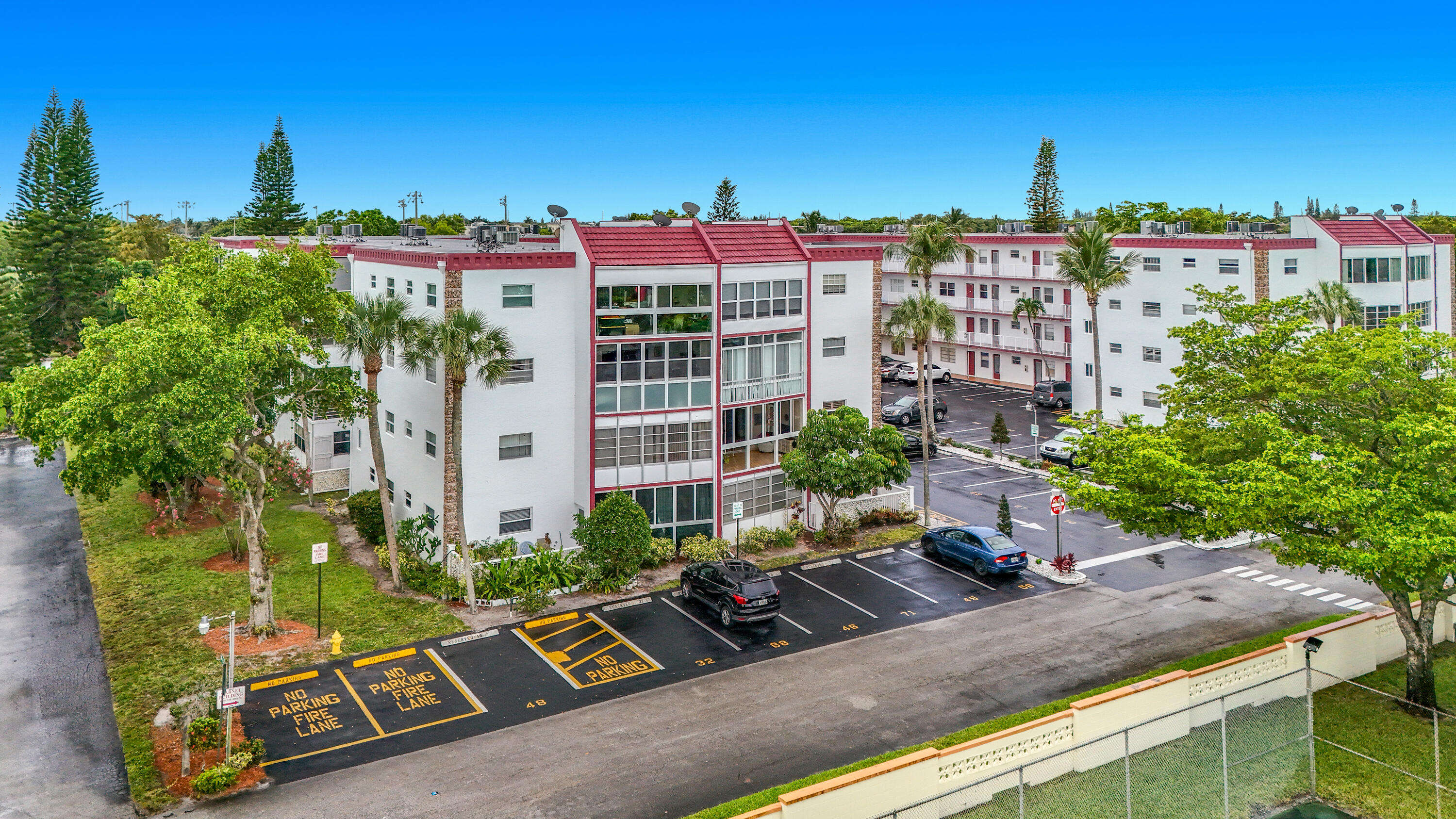 4270 NW 40th Street 401