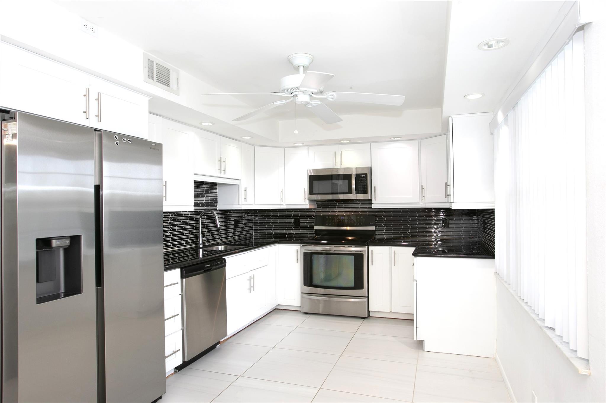 4015 W Palm Aire Dr 306