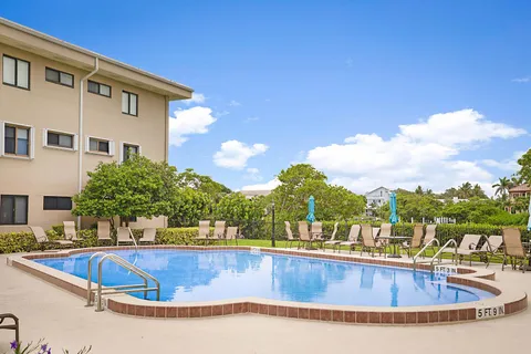 3605 S Ocean Boulevard Unit 111, South Palm Beach, FL MLS: R11003584
