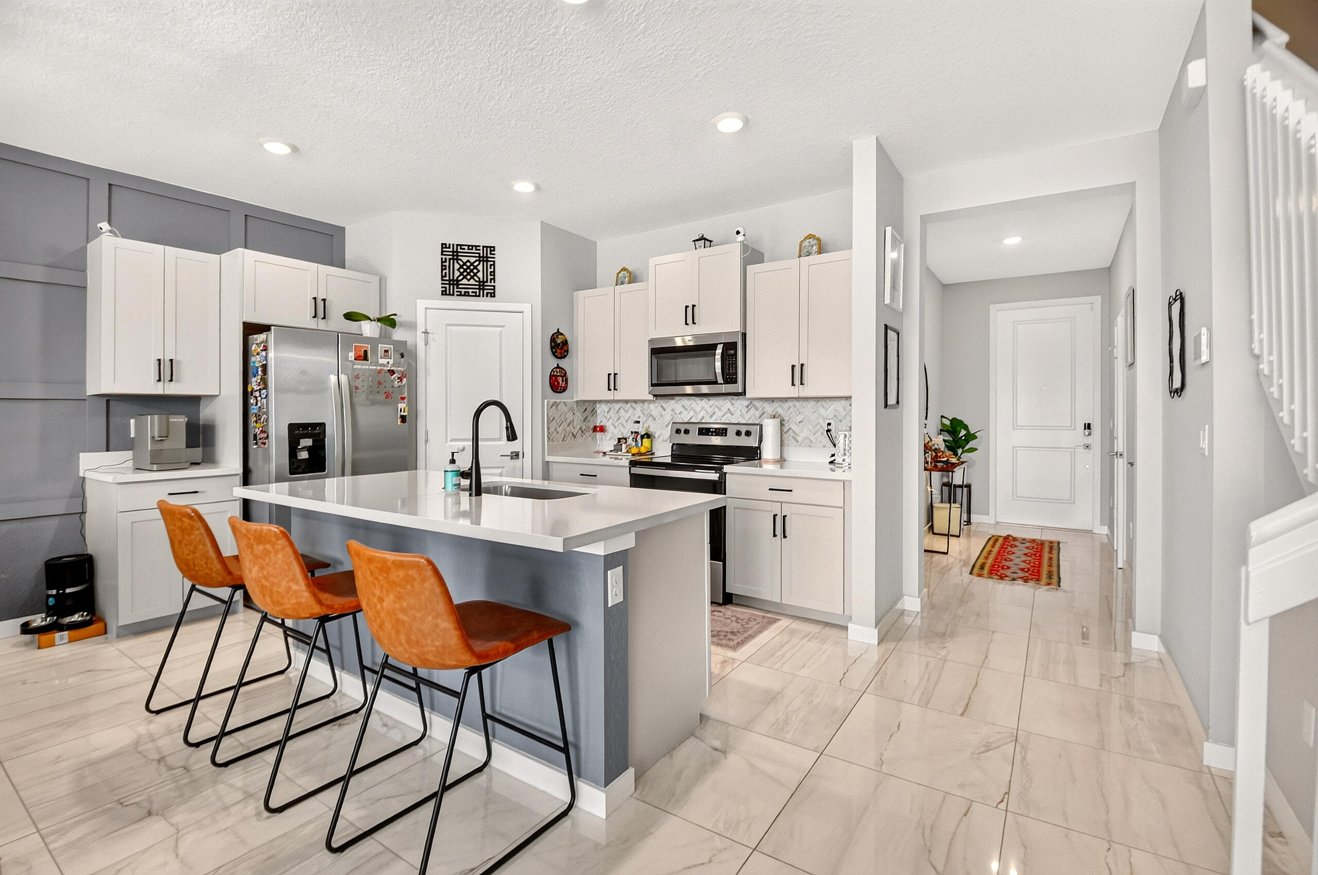 Properties 8714 VIA MAR ROSSO