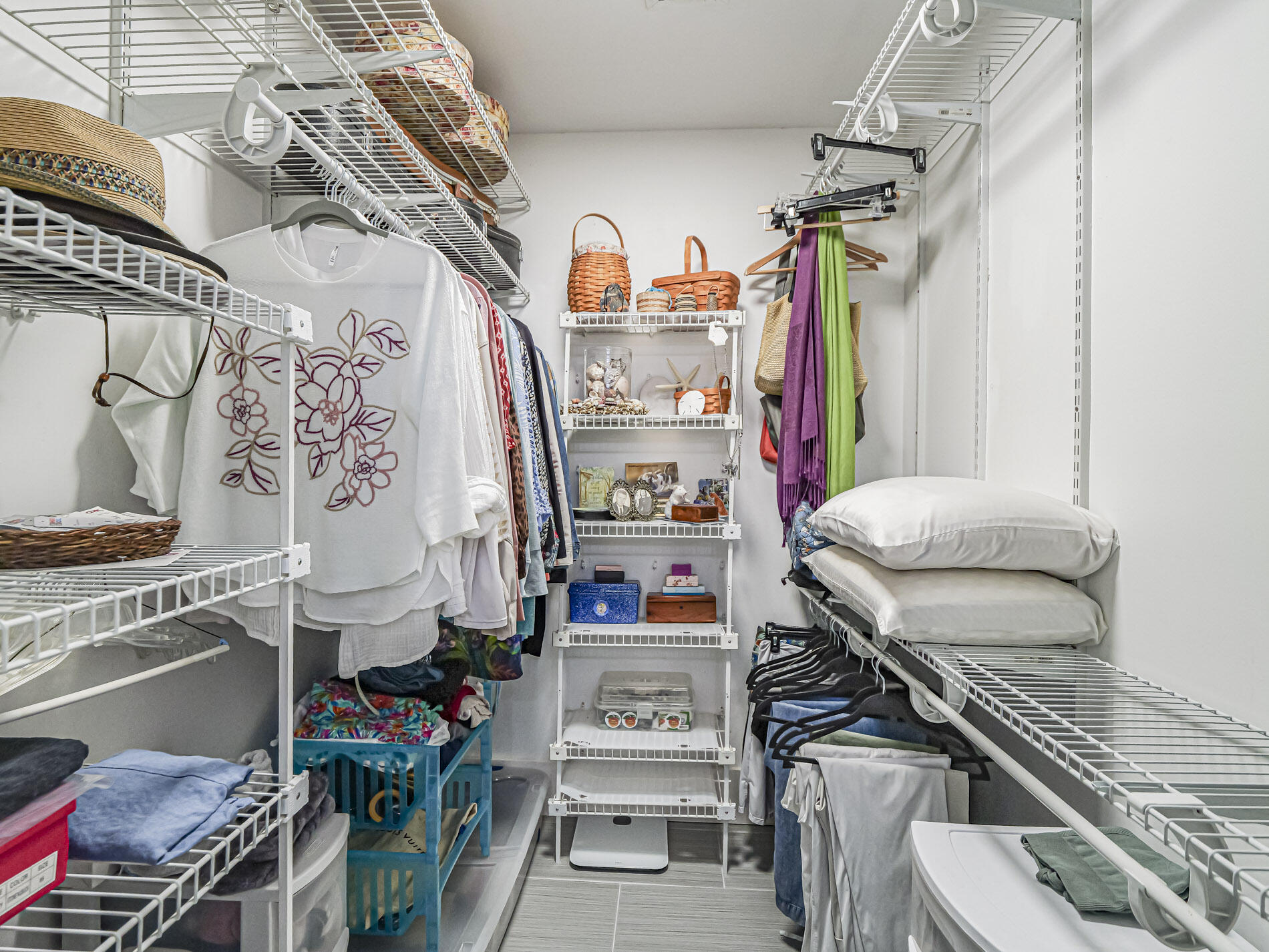 GROVE ISLE EAST CONDOMINIUM - Residential