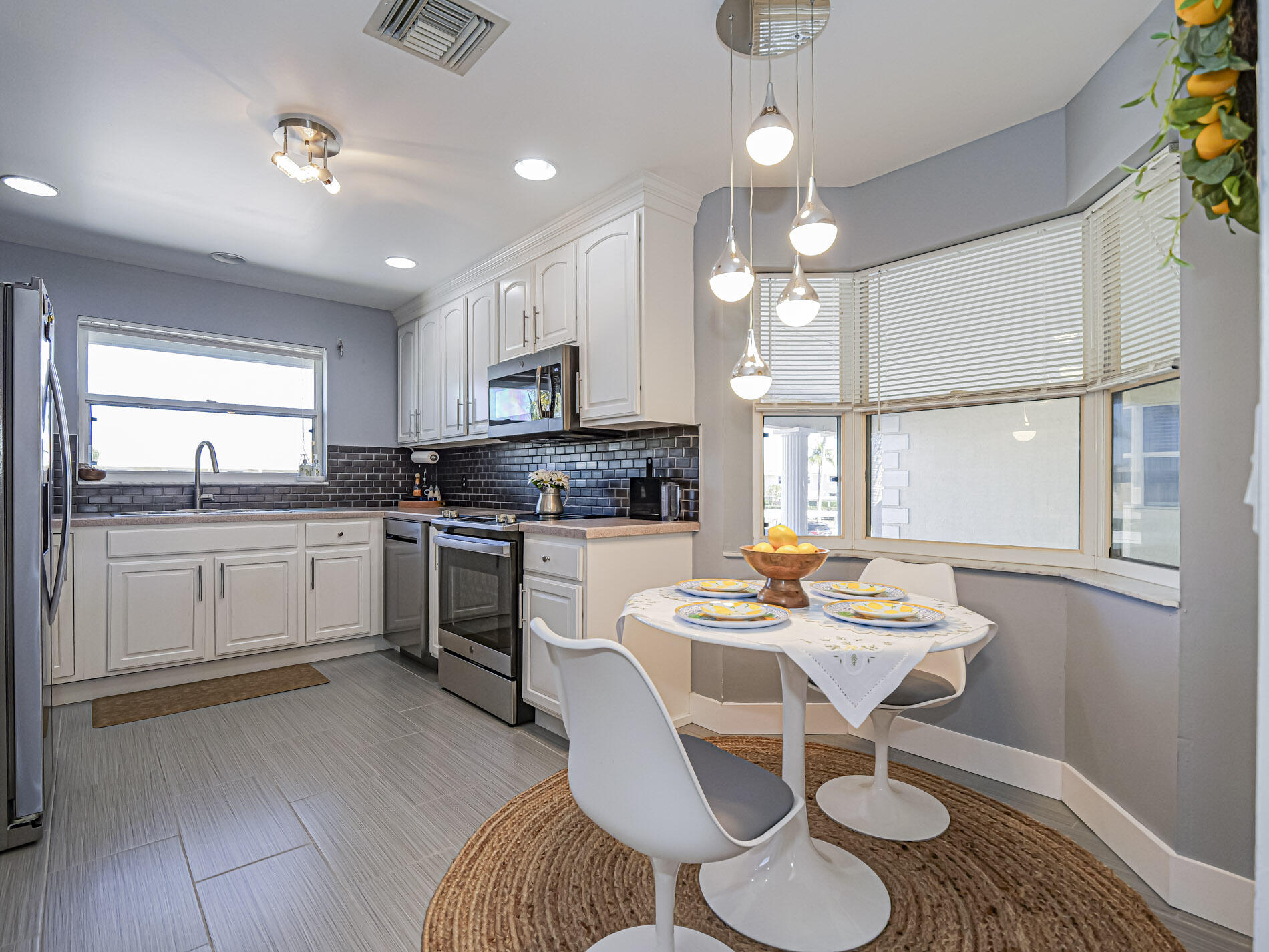 GROVE ISLE EAST CONDOMINIUM - Residential