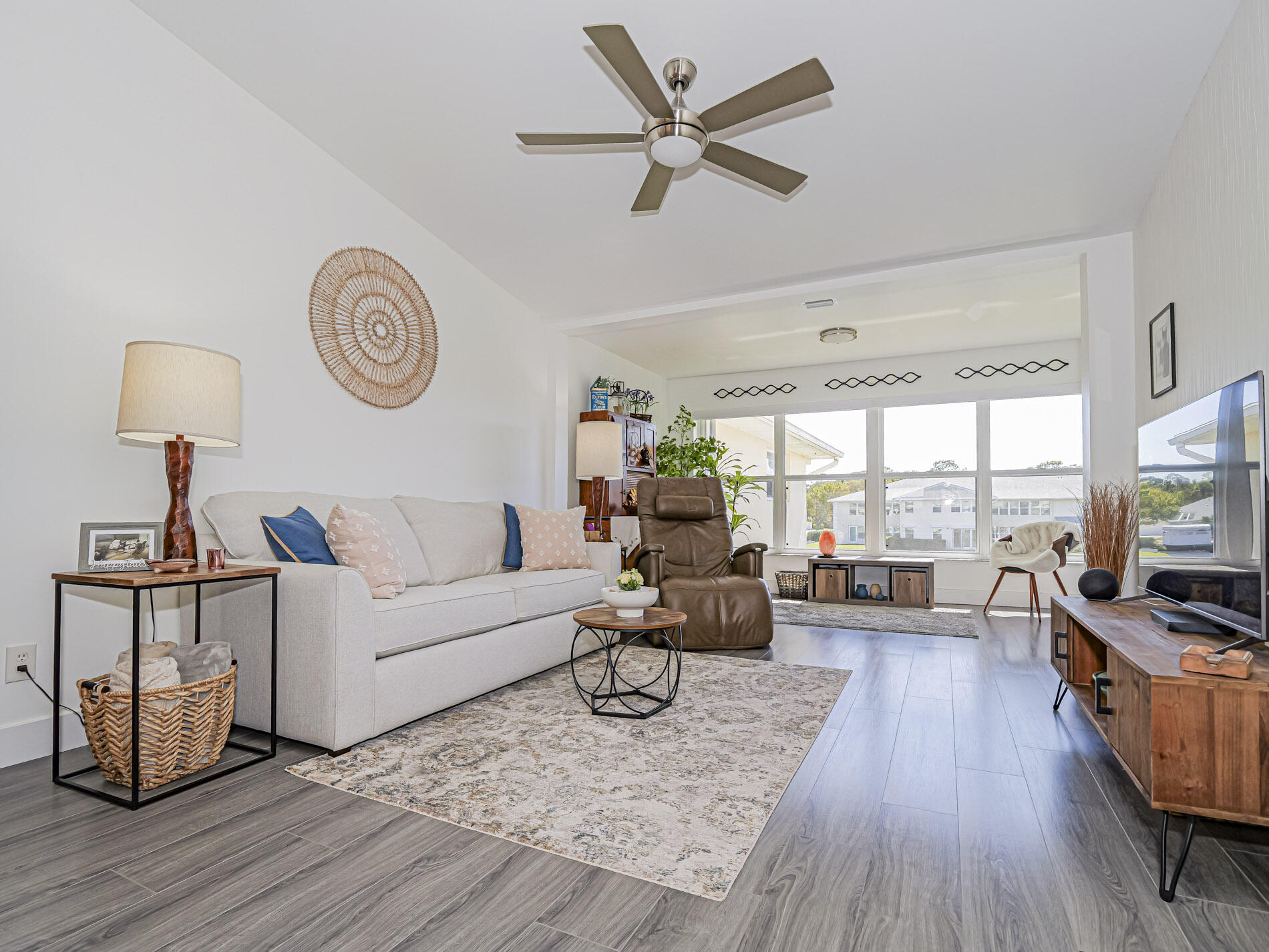 GROVE ISLE EAST CONDOMINIUM - Residential