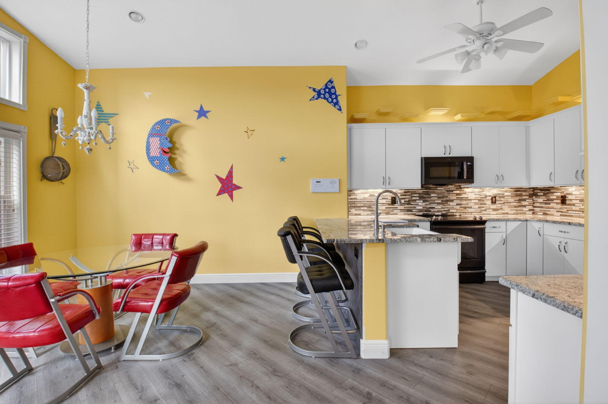 VALENCIA SHORES - Residential