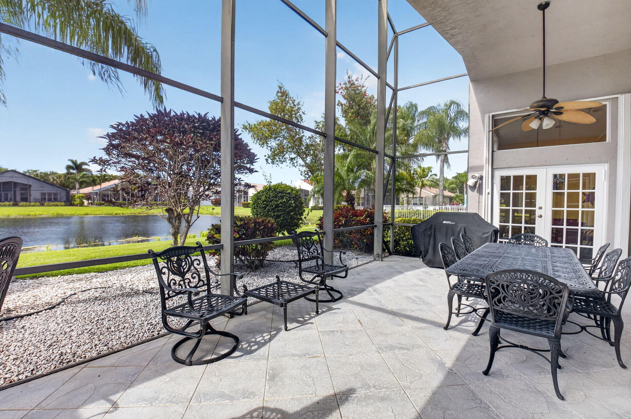 VALENCIA SHORES - Residential