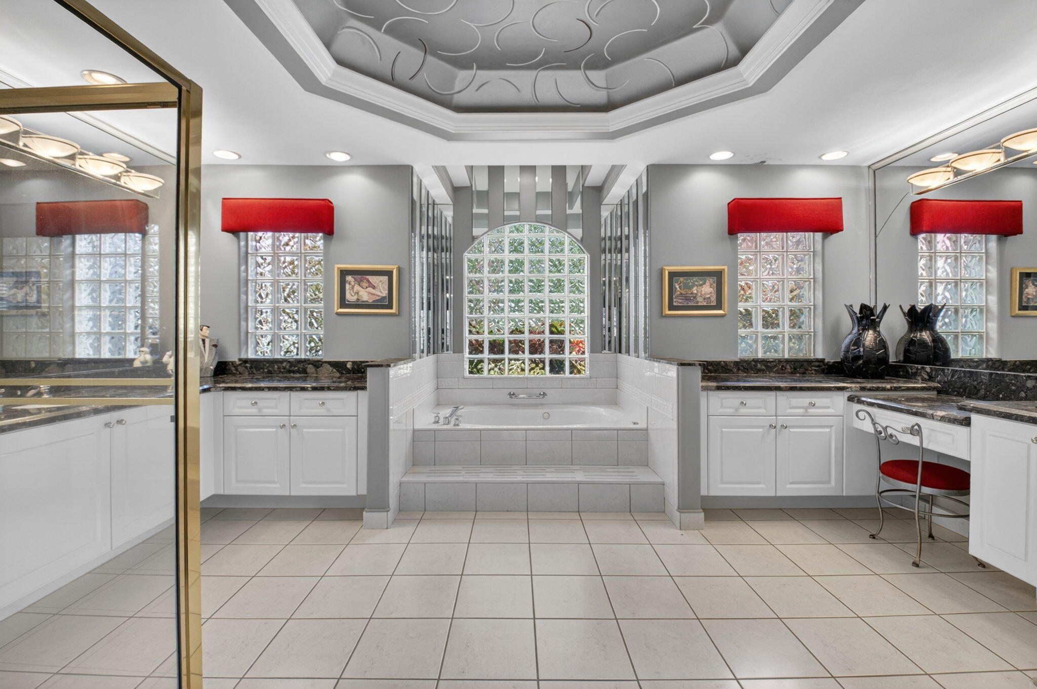 VALENCIA SHORES - Residential