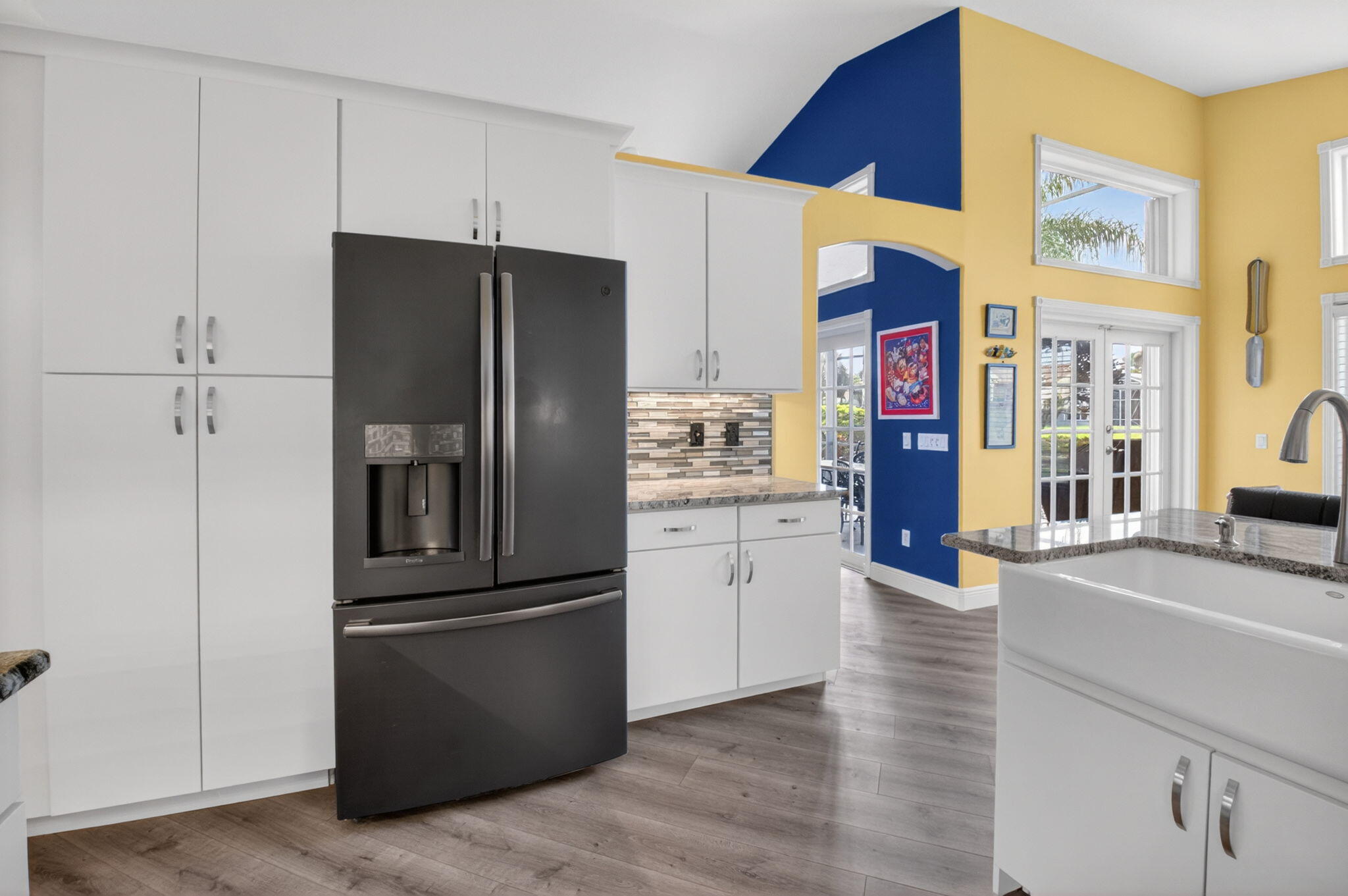 VALENCIA SHORES - Residential