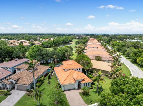 Property photo of 910 Sw Palm Cove Drive, Palm City, FL 34990
