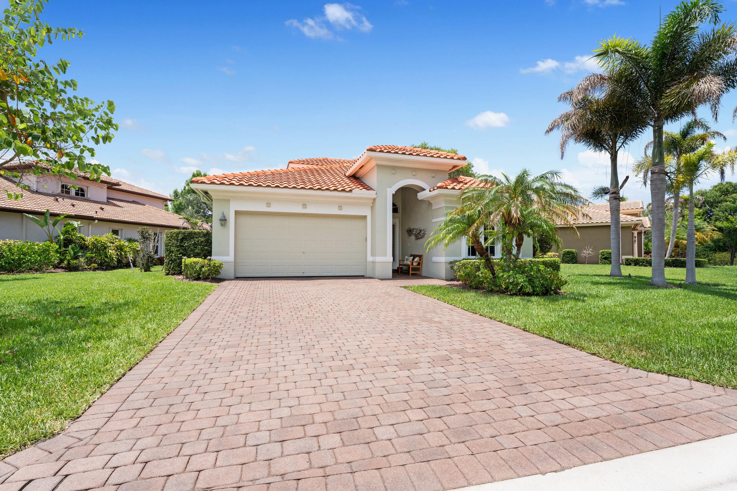910 SW Palm Cove Drive