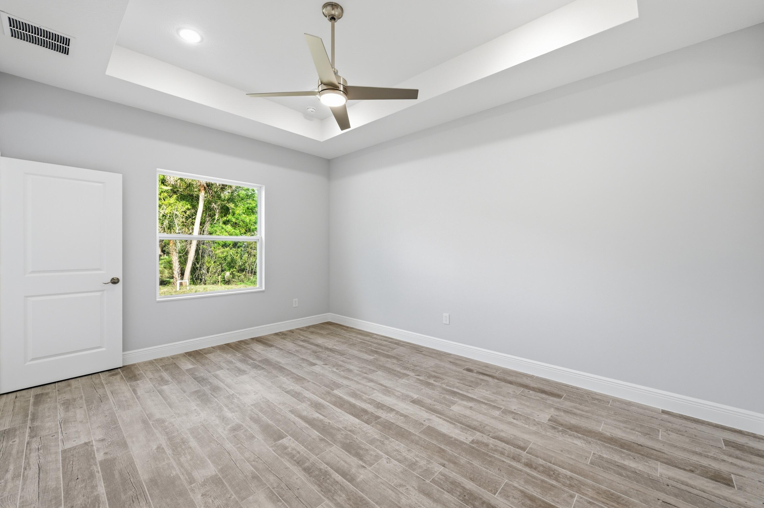 VERO LAKE ESTATES UNIT 5G - Residential