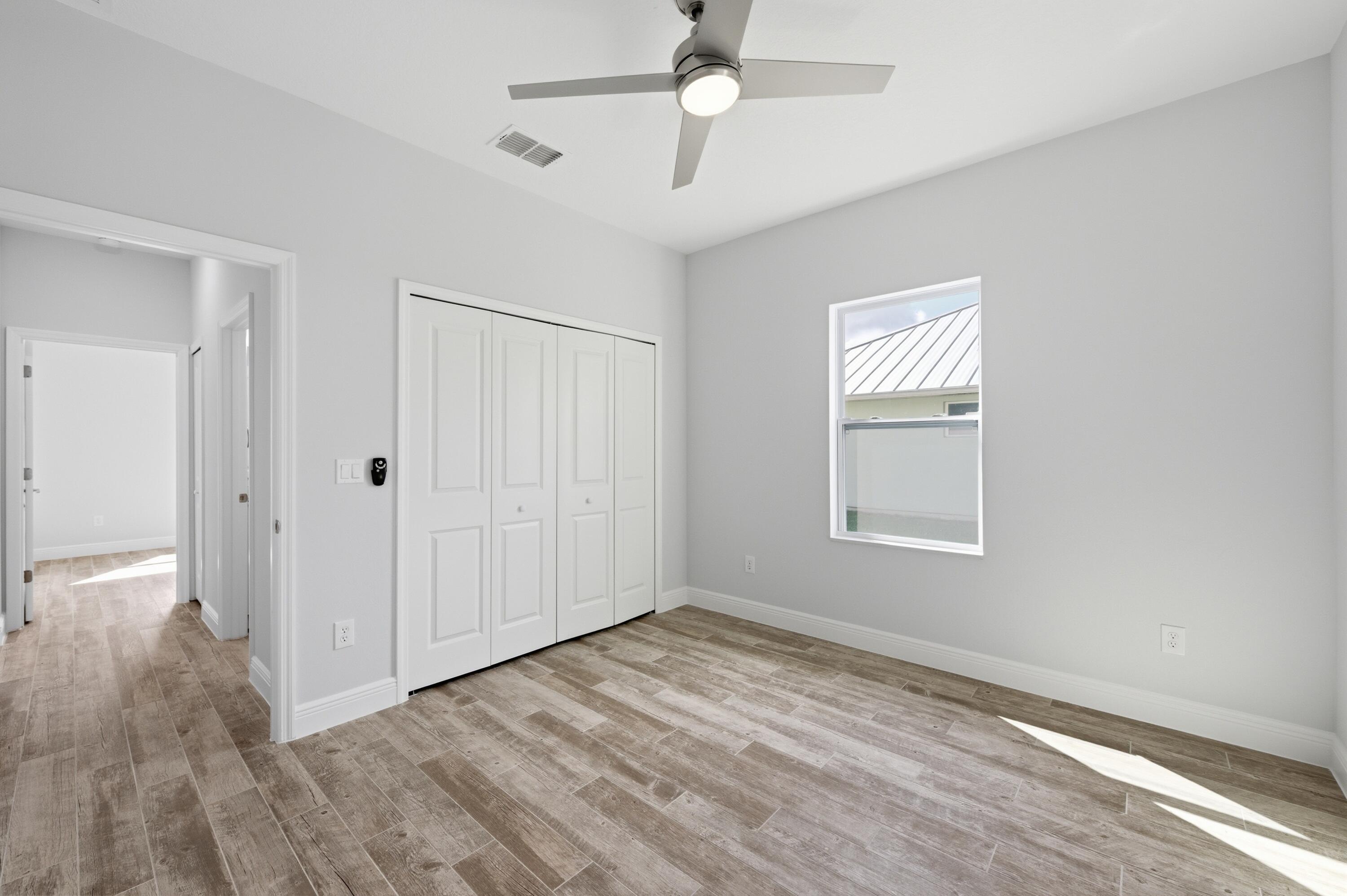 VERO LAKE ESTATES UNIT 5G - Residential