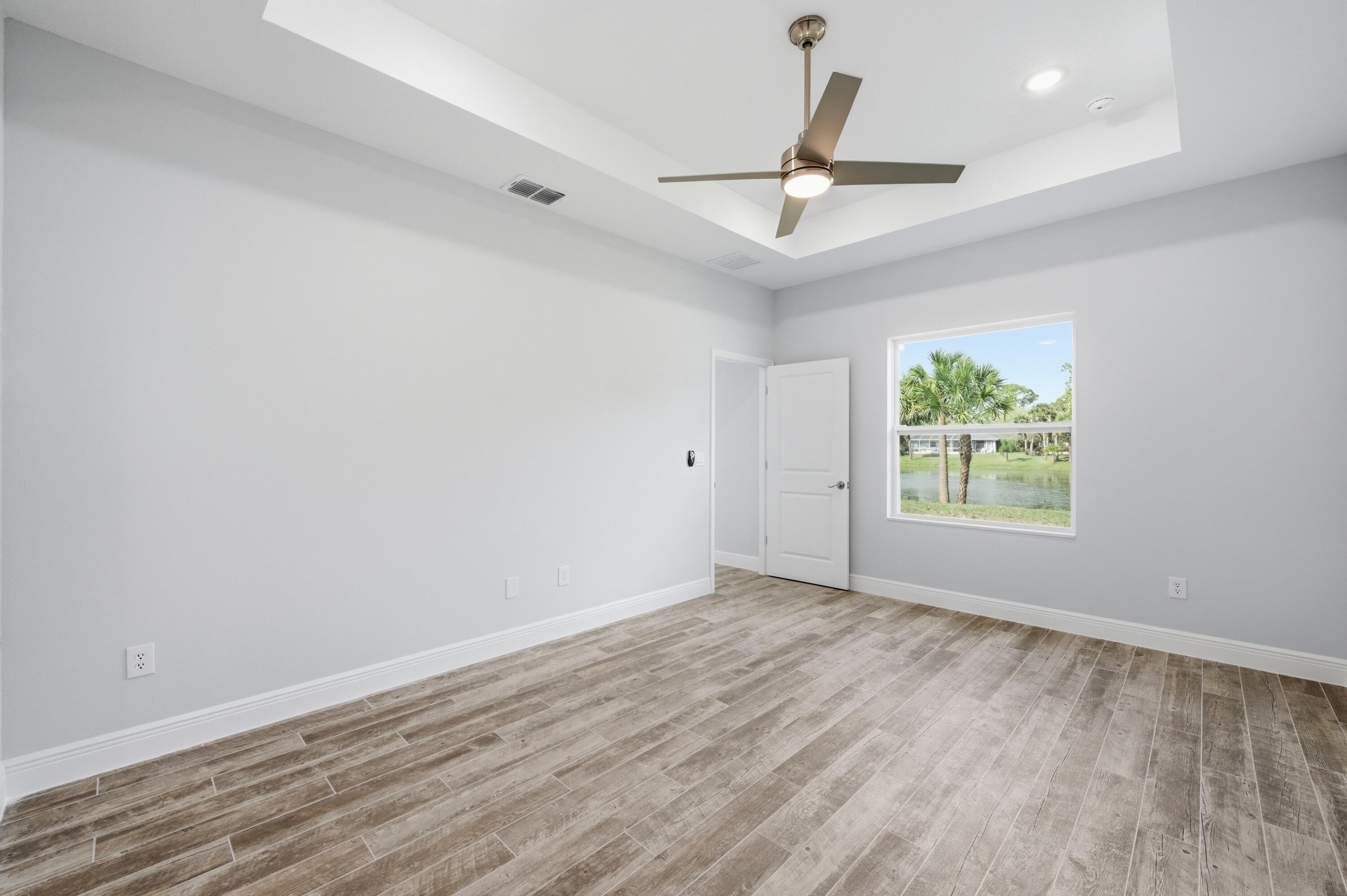 VERO LAKE ESTATES UNIT 5G - Residential