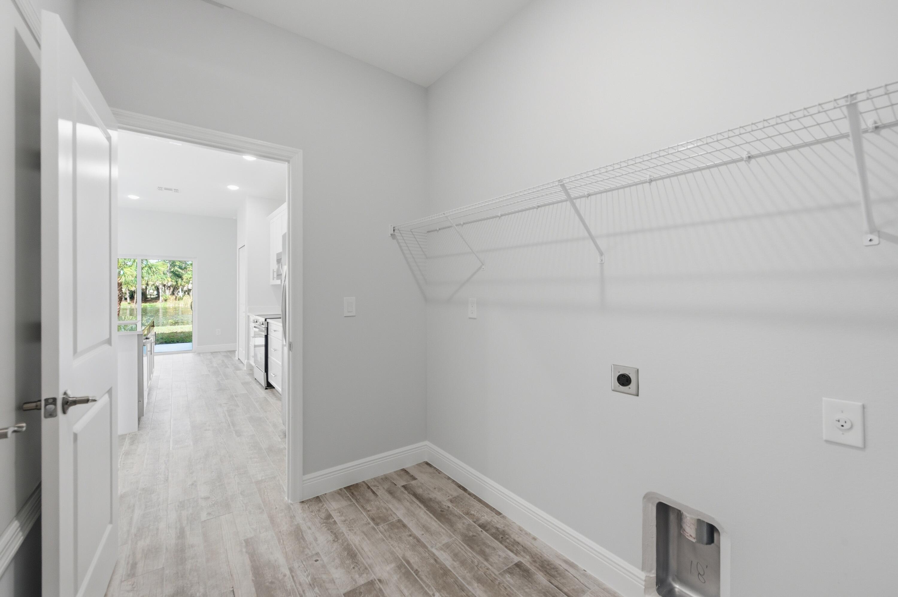 VERO LAKE ESTATES UNIT 5G - Residential