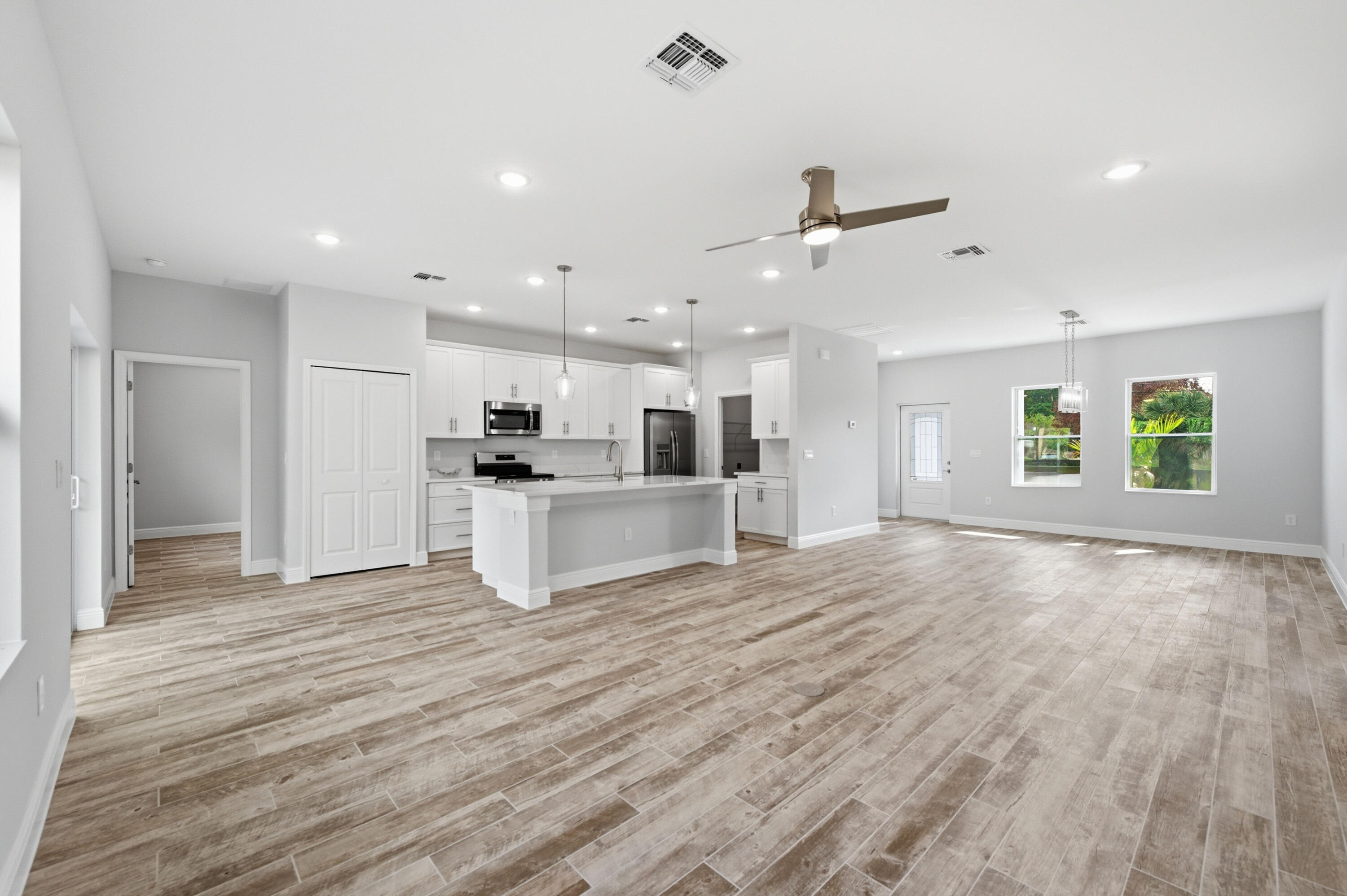 VERO LAKE ESTATES UNIT 5G - Residential